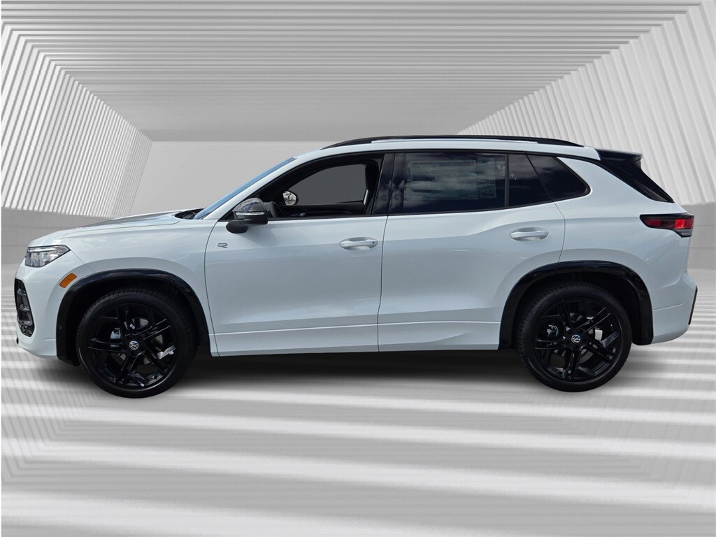 2026 Volkswagen Tiguan SE R-Line Black photo 2