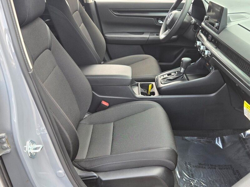 2025 Honda CR-V LX - Photo 17