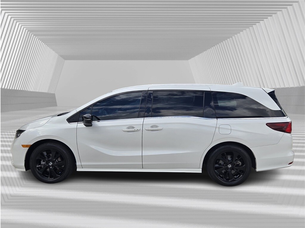 2023 Honda Odyssey Sport photo 3