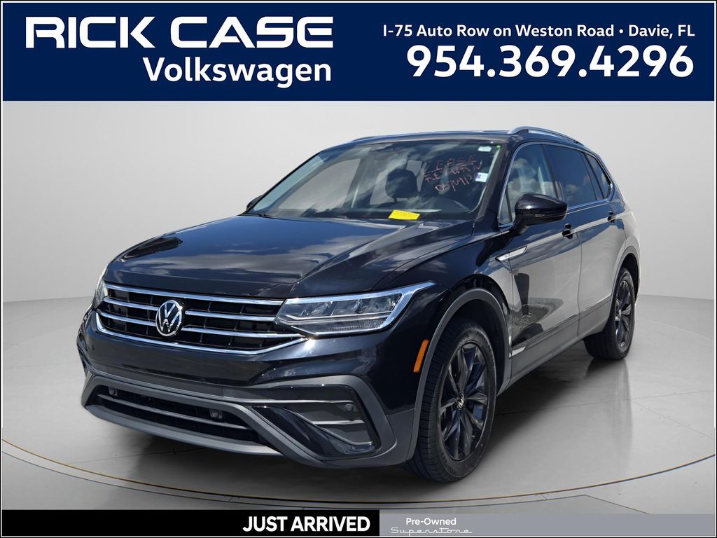 2022 Volkswagen Tiguan 2.0T SE's photo