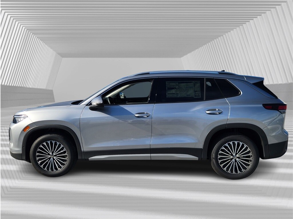 2025 Volkswagen Tiguan S photo 2