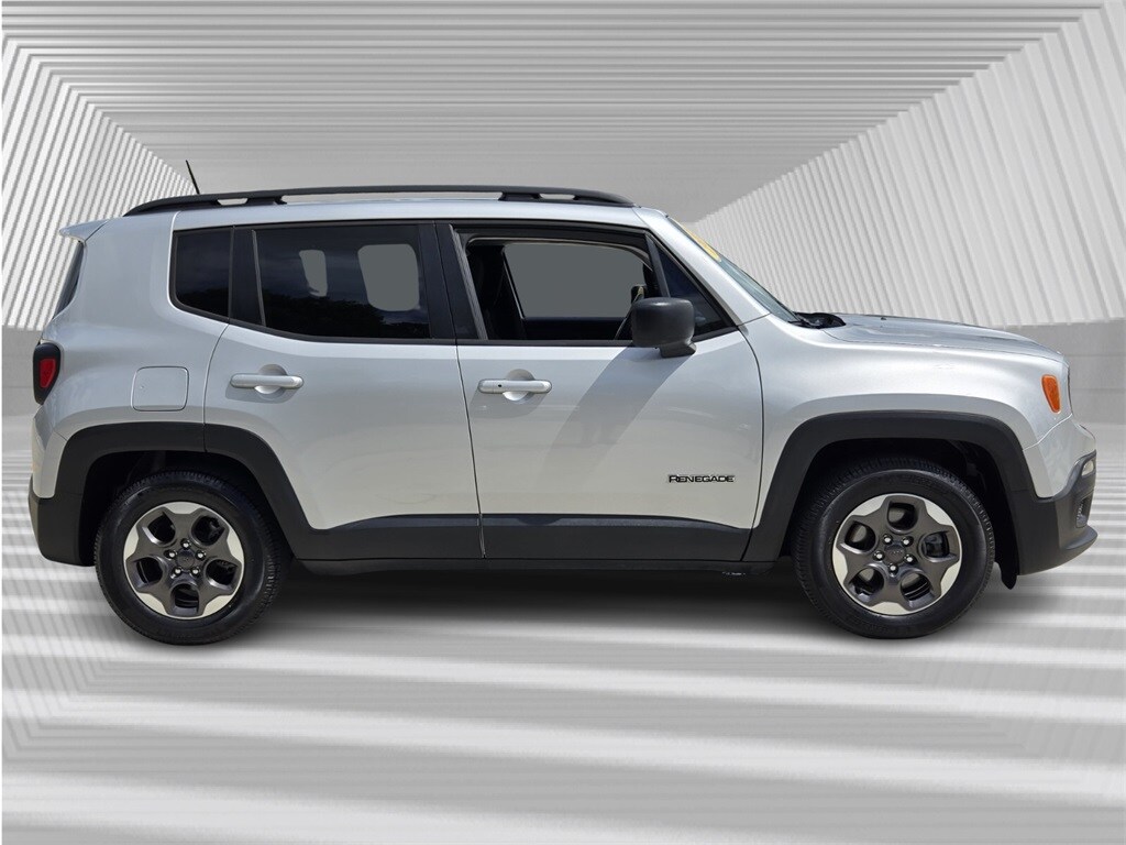 2016 Jeep Renegade Sport photo 2