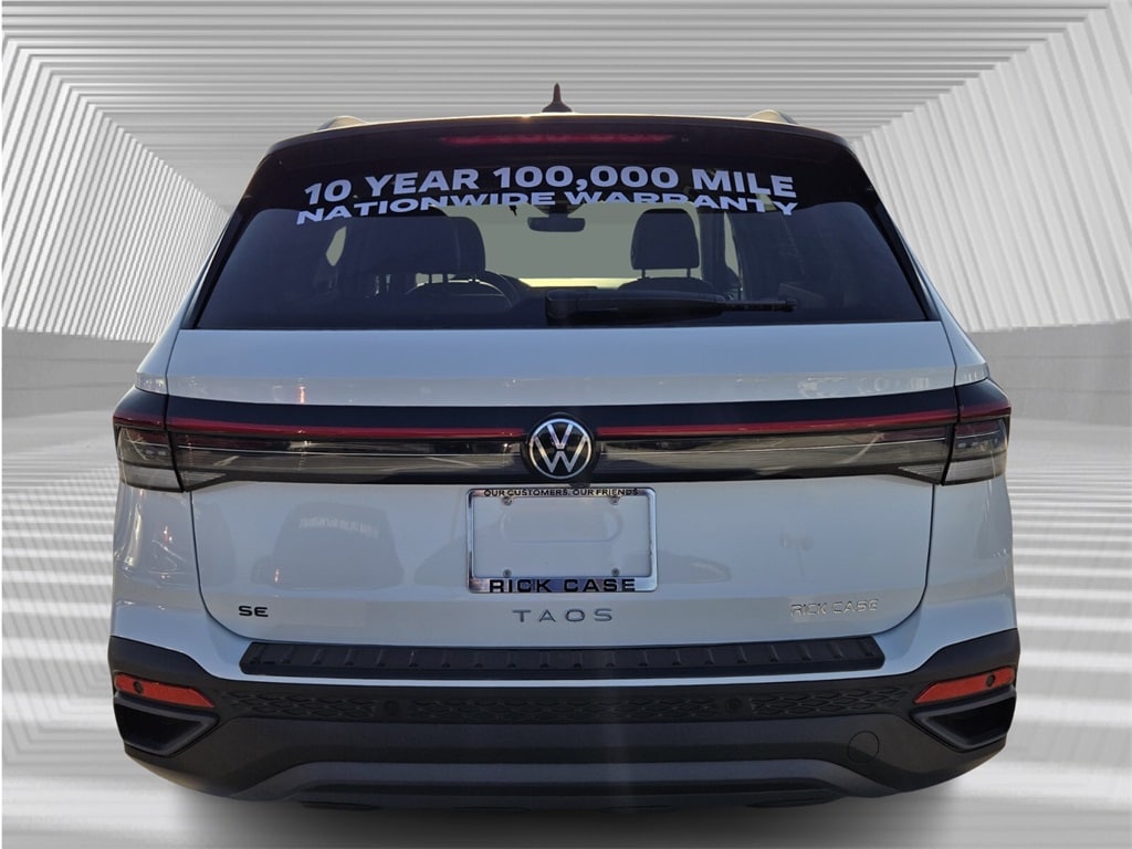 New 2026 Volkswagen Taos 1.5T SE Black SUV