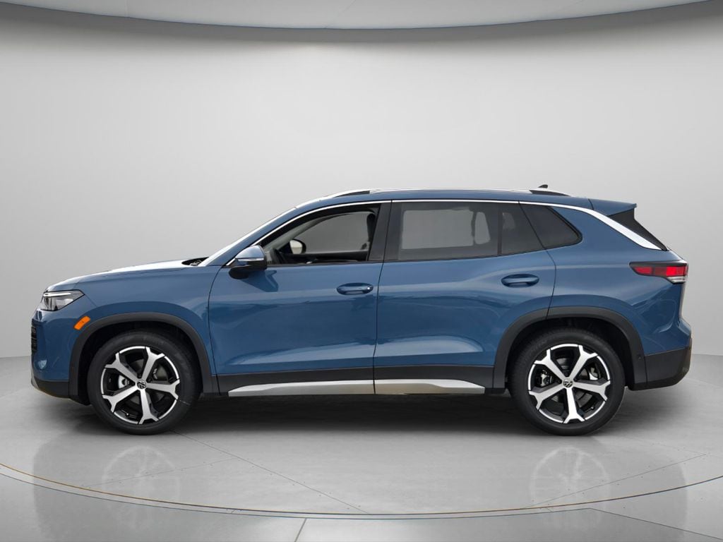 New 2026 Volkswagen Tiguan SE SUV