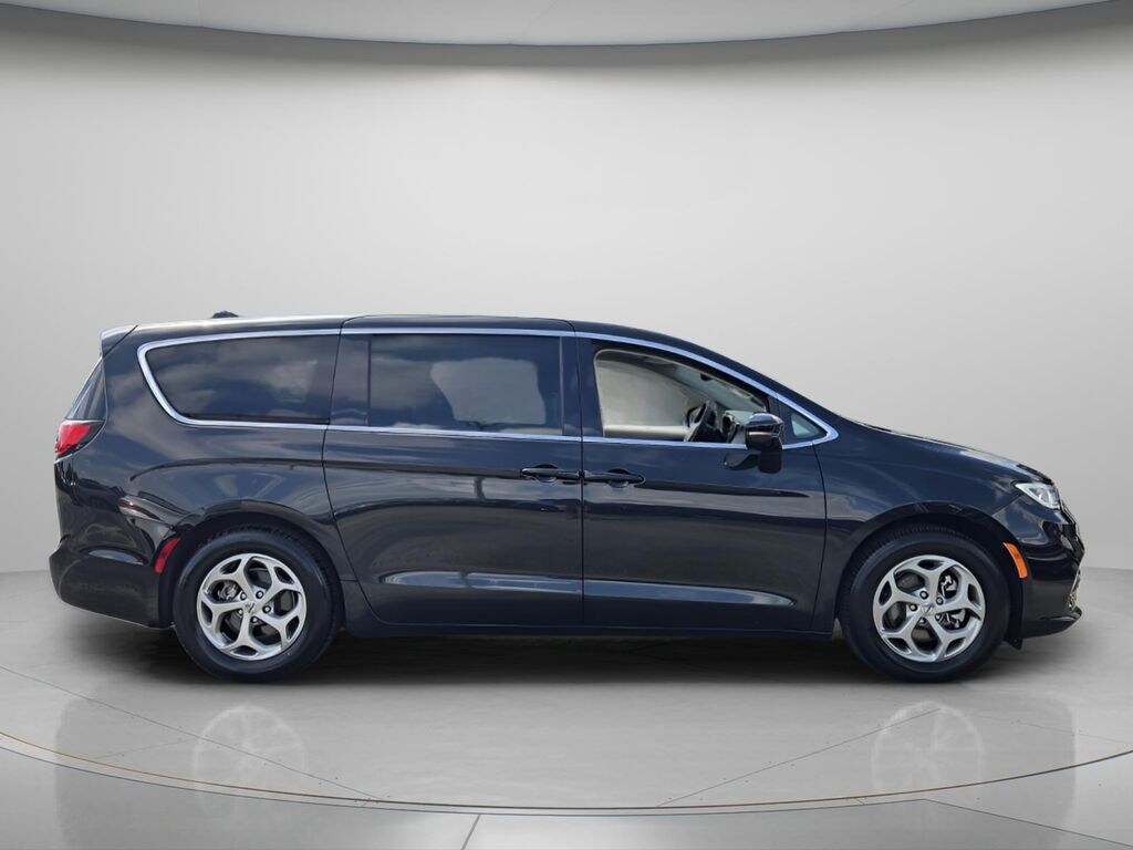 Used 2024 Chrysler Pacifica Limited Van Passenger Van