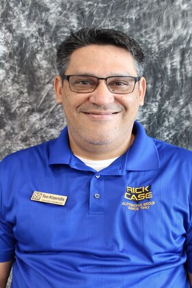 Staff member Teo Kizeridis from 3155fe530c06