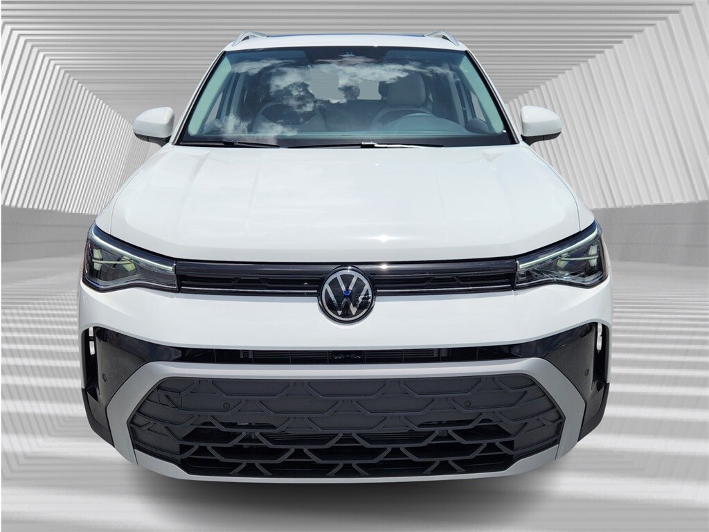 2025 Volkswagen Taos SE photo 3