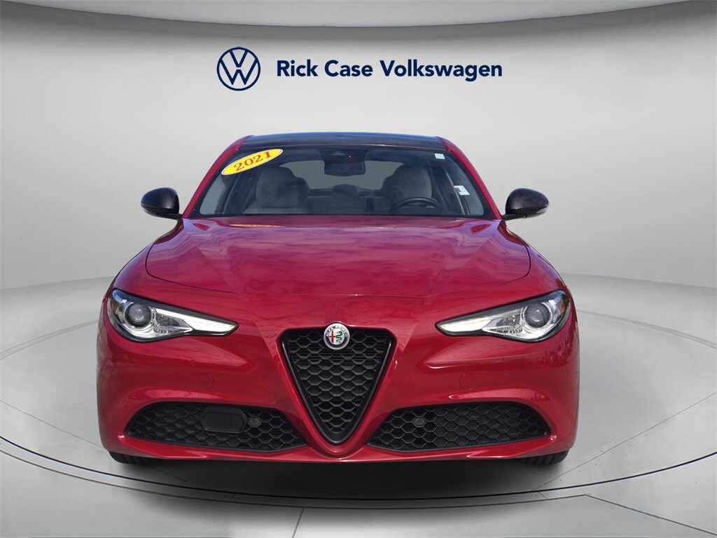 2021 Alfa Romeo Giulia Base photo 3