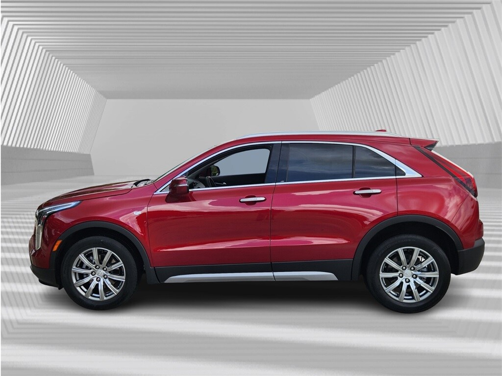 2021 Cadillac XT4 Premium Luxury photo 3