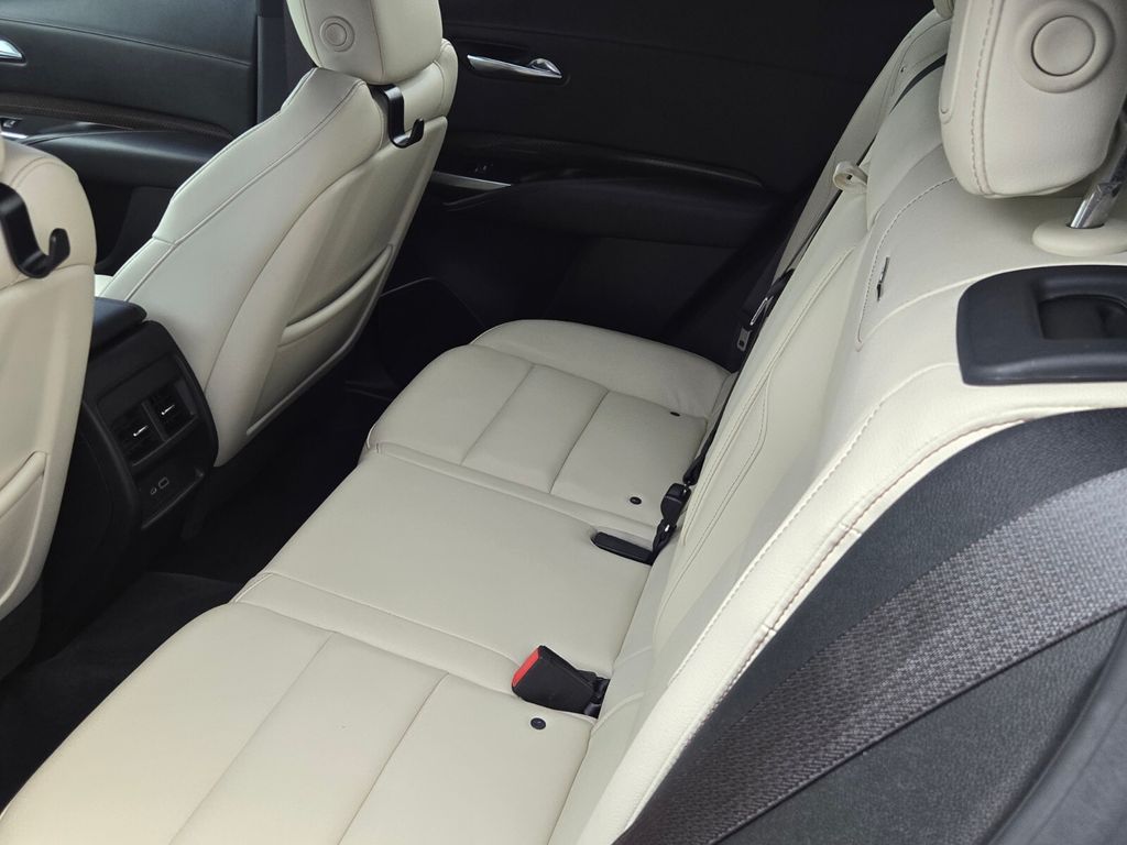 2019 Cadillac XT4 Sport - Photo 10