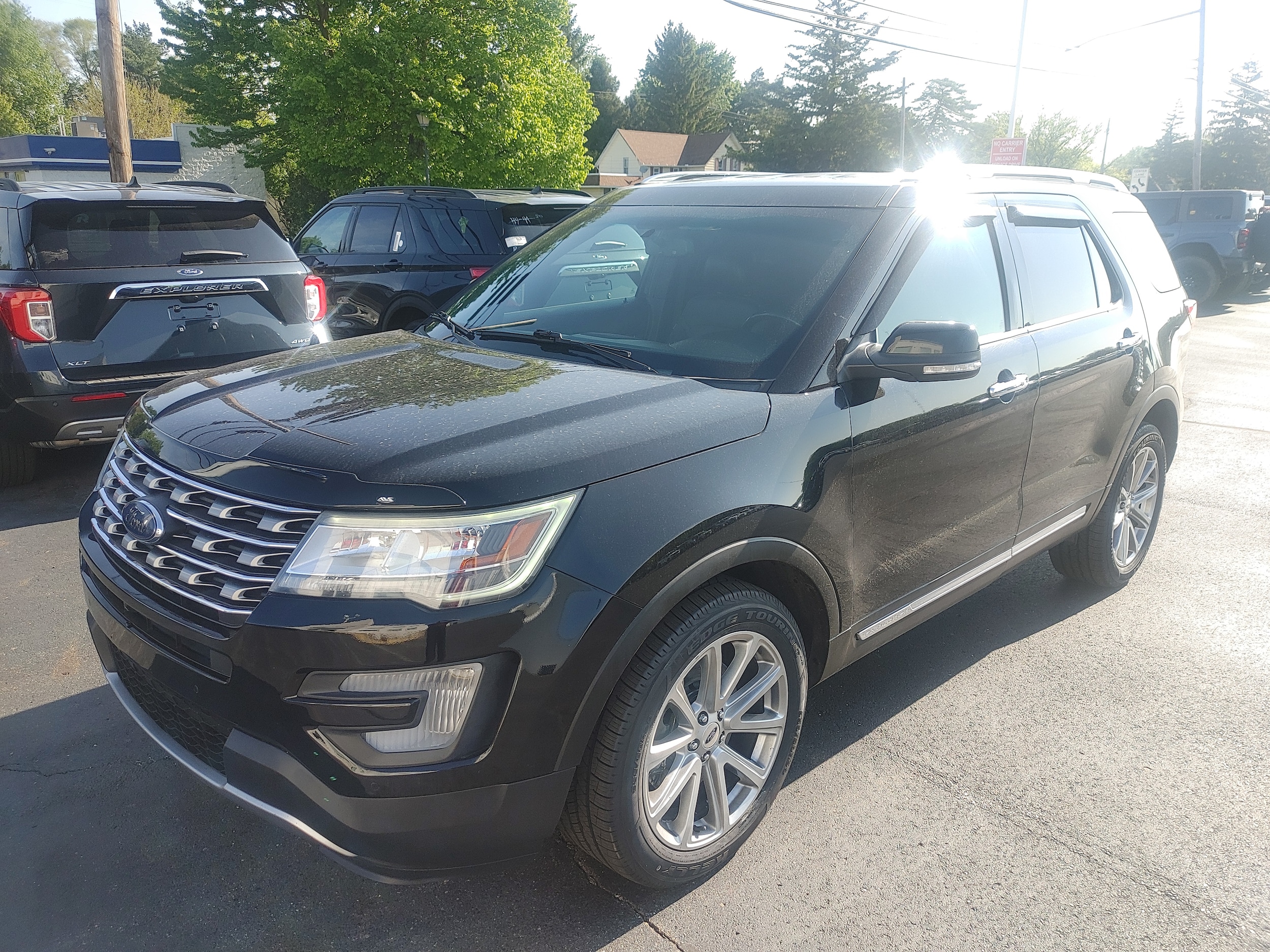 Used 2017 Ford Explorer Limited with VIN 1FM5K8F86HGC70103 for sale in Hemlock, MI