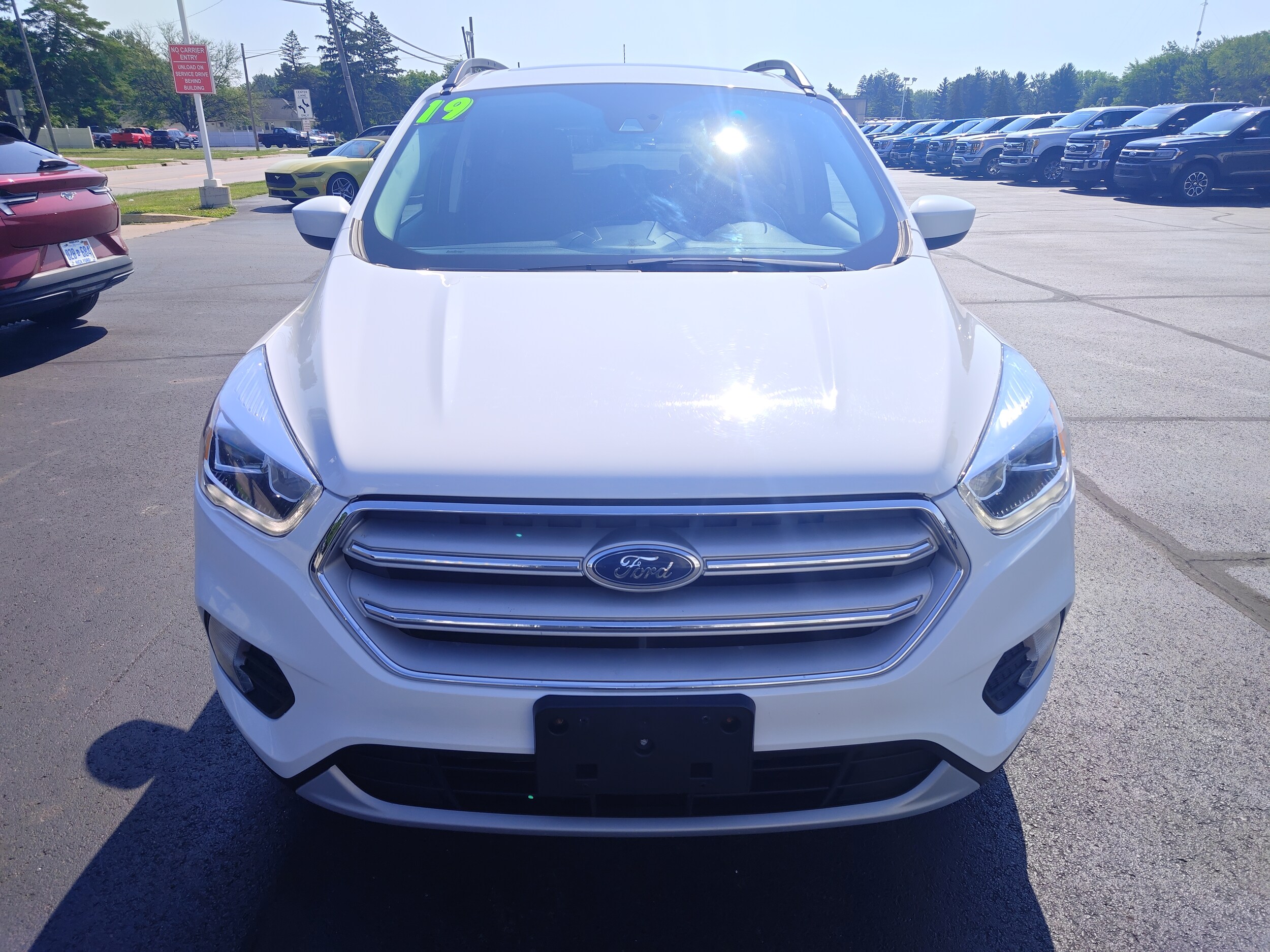 2019 Ford Escape SEL photo 3