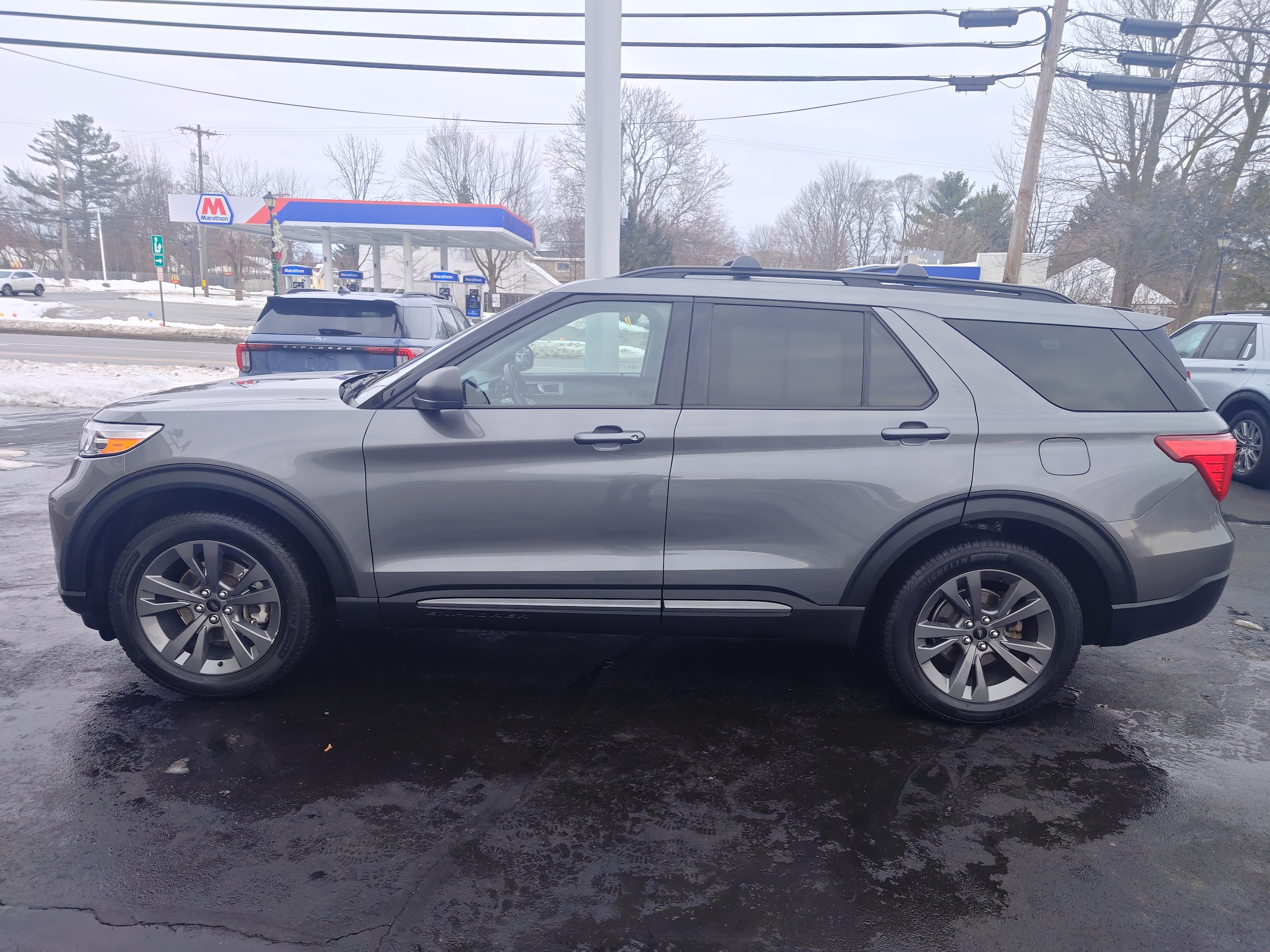 2021 Ford Explorer XLT's photo