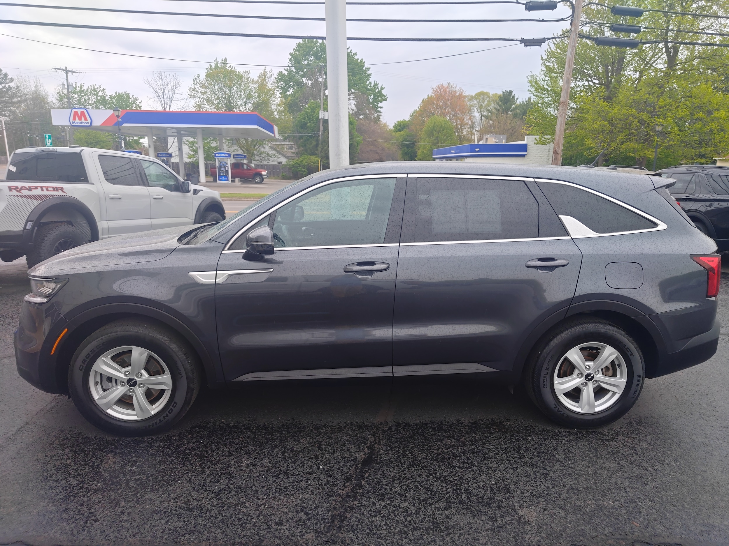 2023 Kia Sorento LX AT's photo