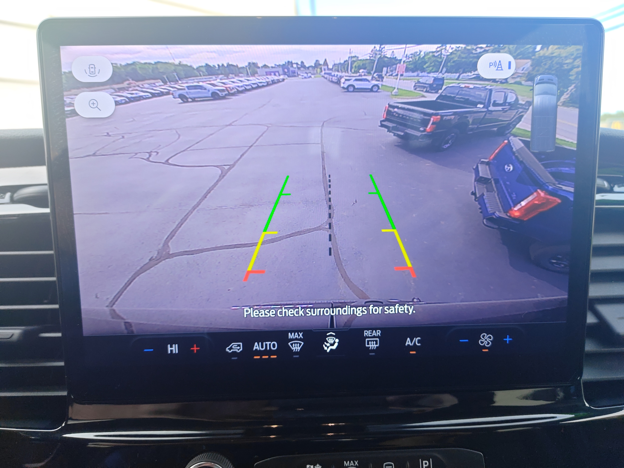 2024 Ford Transit Passenger Van XLT - Photo 23