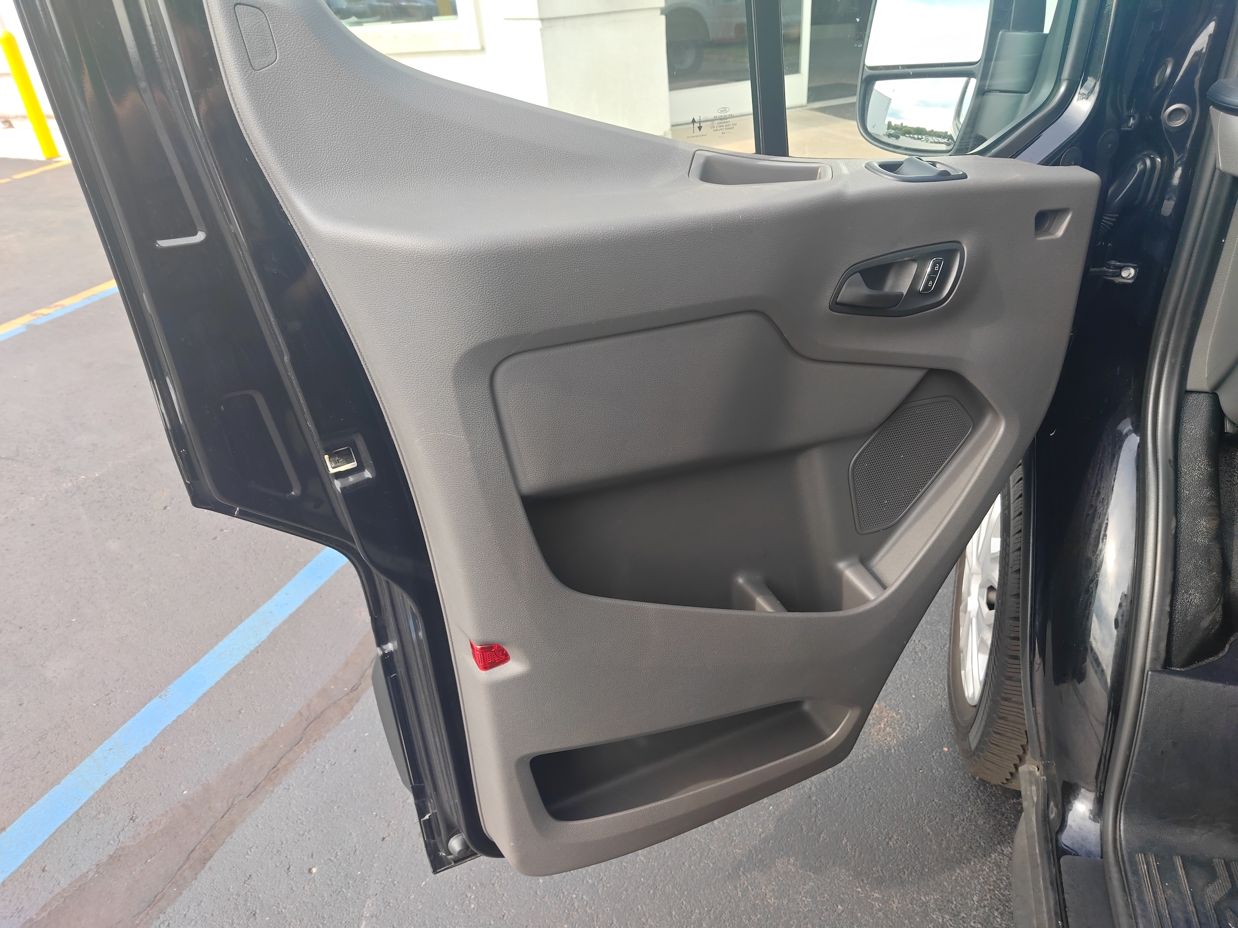 2024 Ford Transit Passenger Van XLT - Photo 11