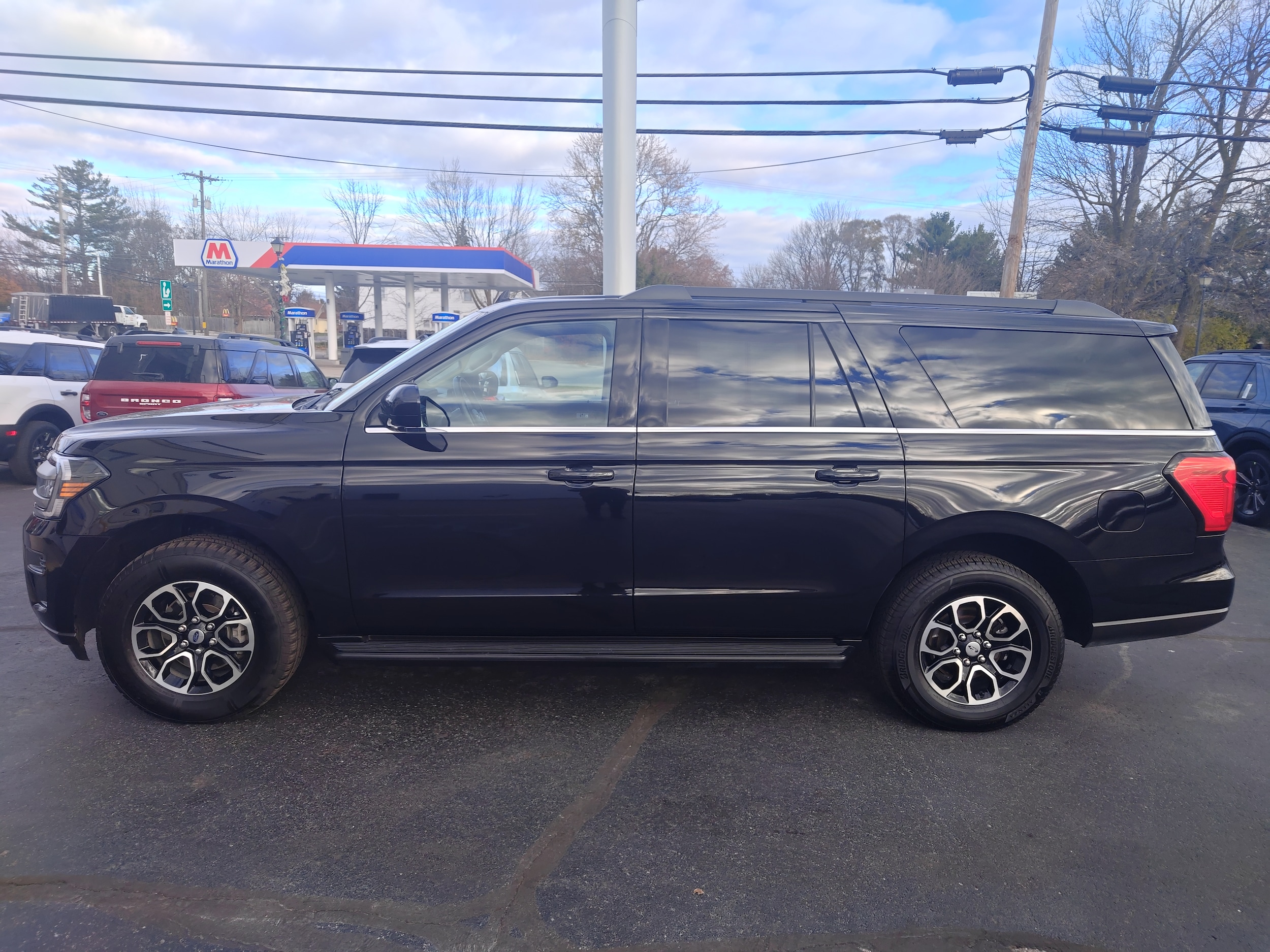 2024 Ford Expedition XLT's photo