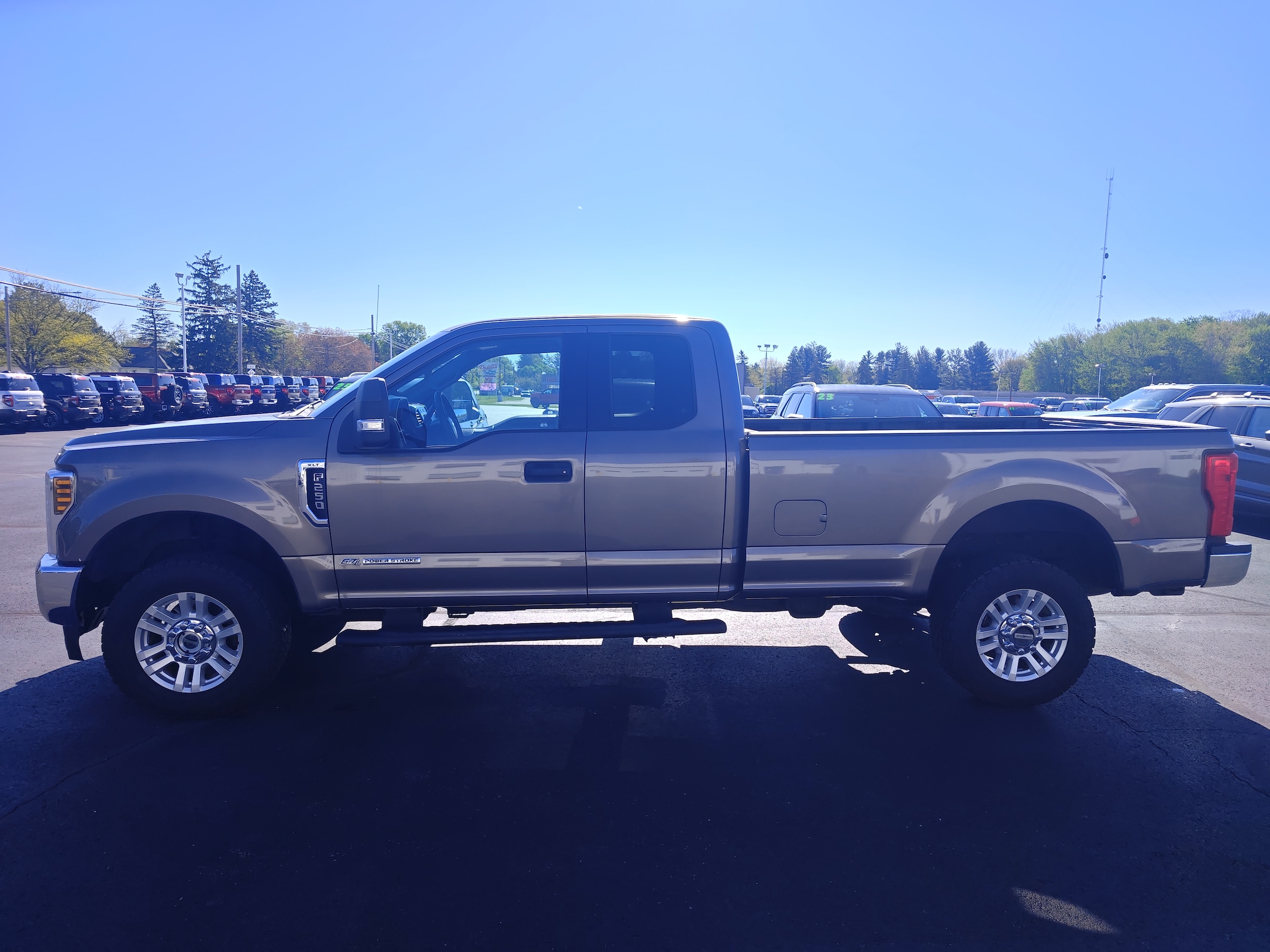 2019 Ford F-250 XLT 4x4 SuperCab 8' Box's photo