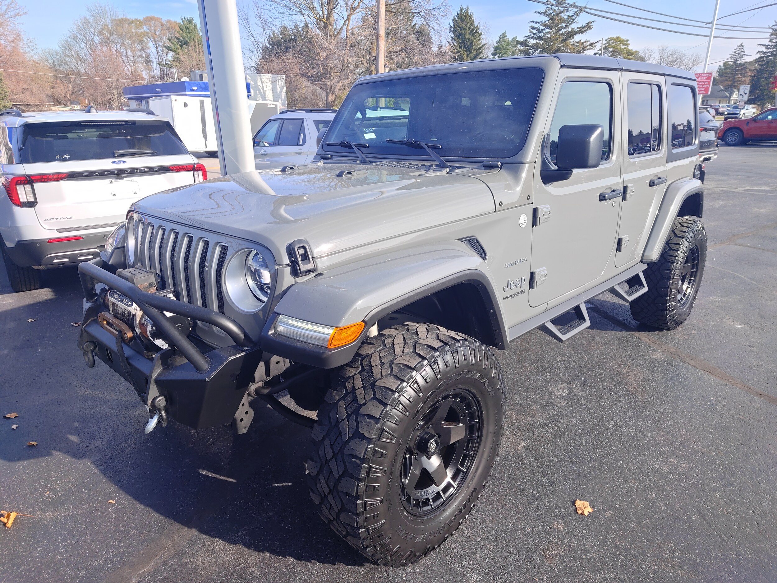 2021 Jeep Wrangler Unlimited Sahara photo 2