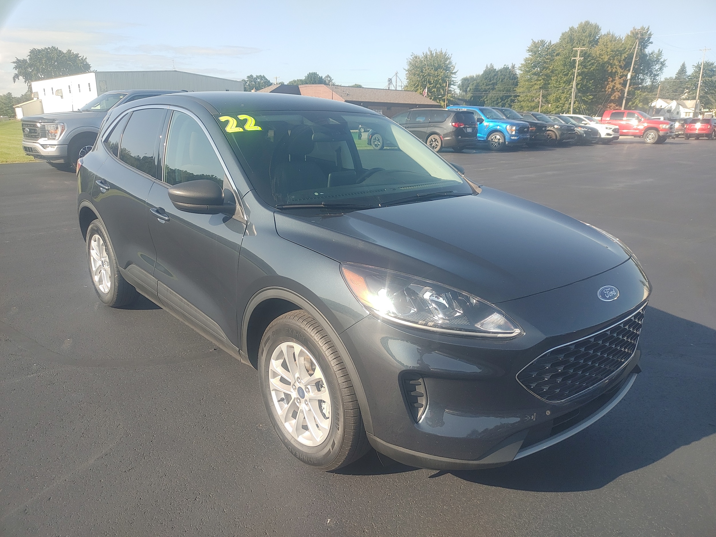 Used 2022 Ford Escape SE with VIN 1FMCU9BZ0NUA59076 for sale in Hemlock, MI