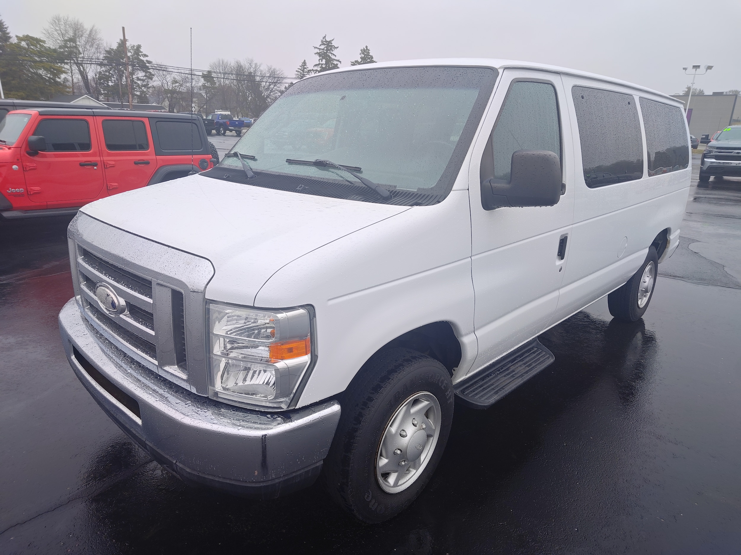 Used 2014 Ford E-Series Econoline Wagon XLT with VIN 1FBNE3BL0EDA97768 for sale in Hemlock, MI