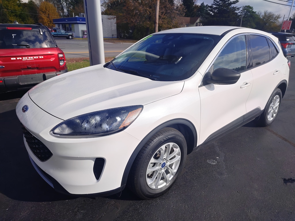 Used 2022 Ford Escape Hybrid SE SUV