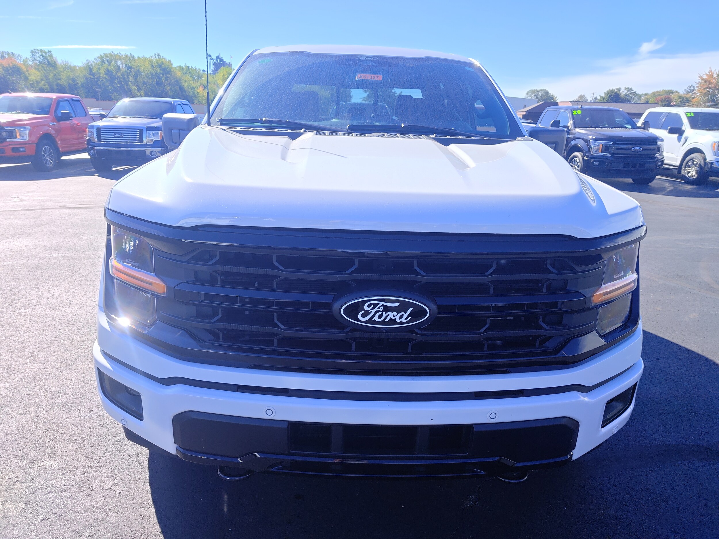2025 Ford F-150 XLT photo 3