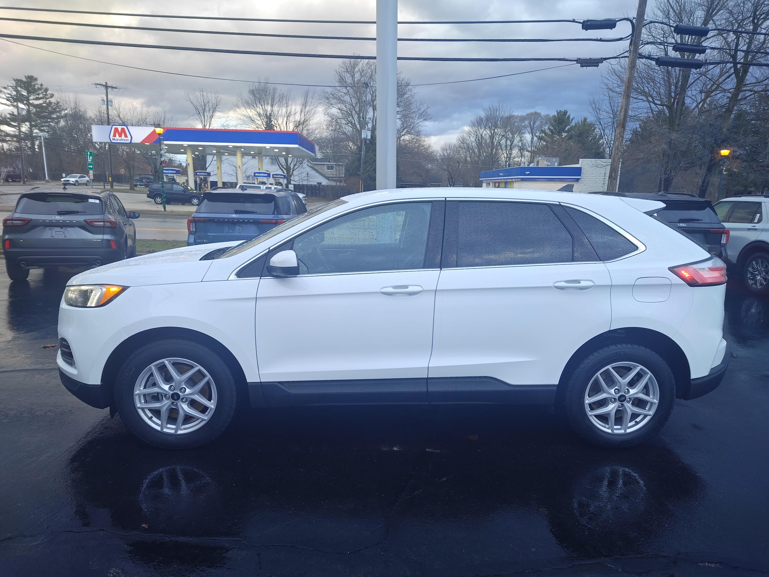 White 2024 Ford Edge SEL AWD SUV / Crossover All-Wheel Drive 8-Speed Automatic