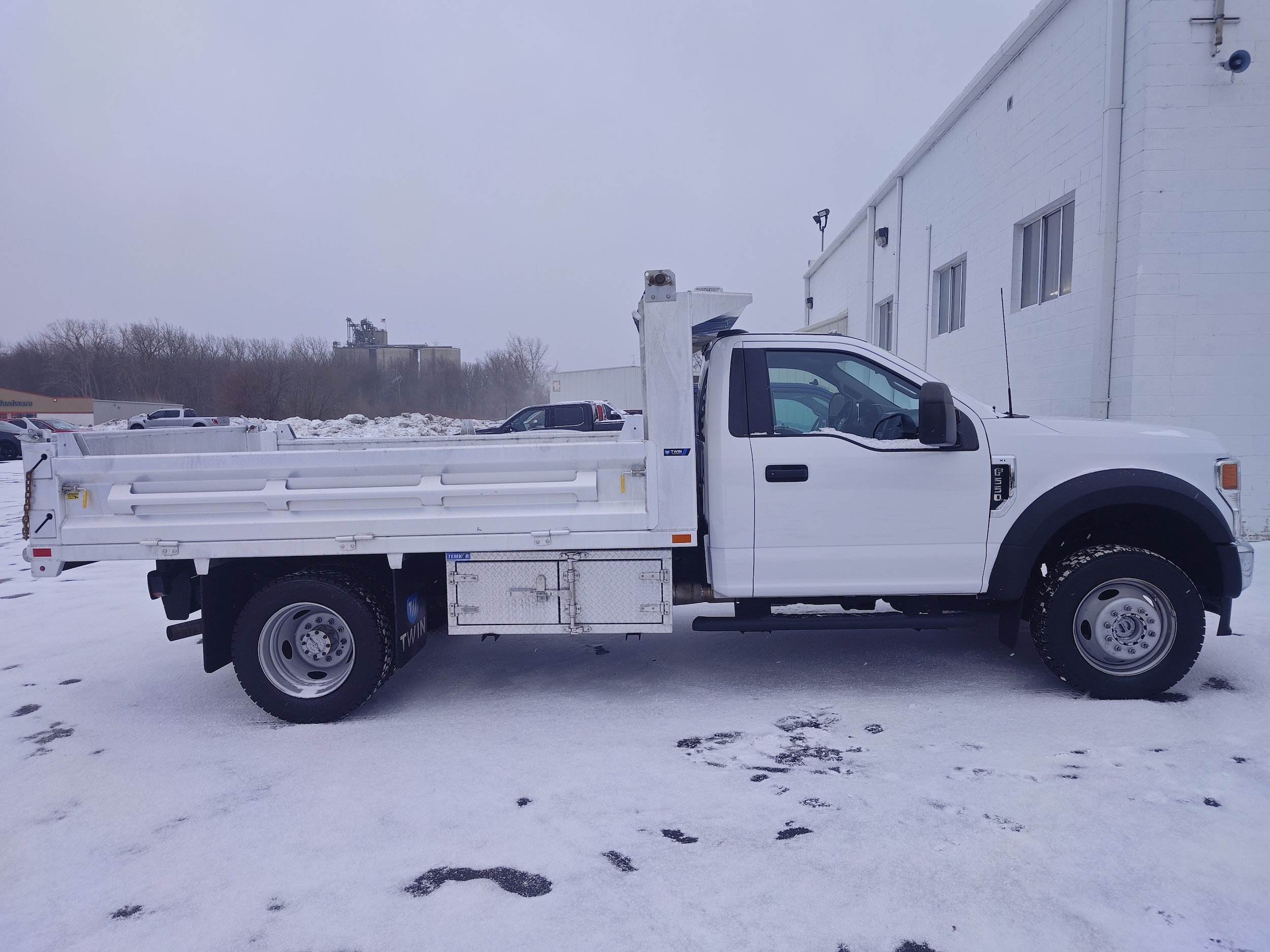 2022 Ford F-550 Super Duty Chassis Cab XL