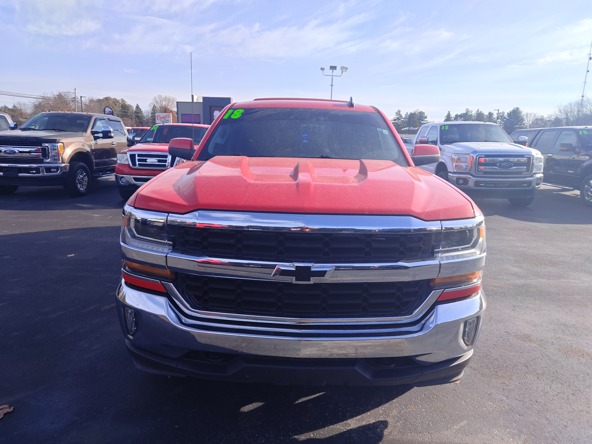 2018 Chevrolet Silverado 1500 LT photo 3