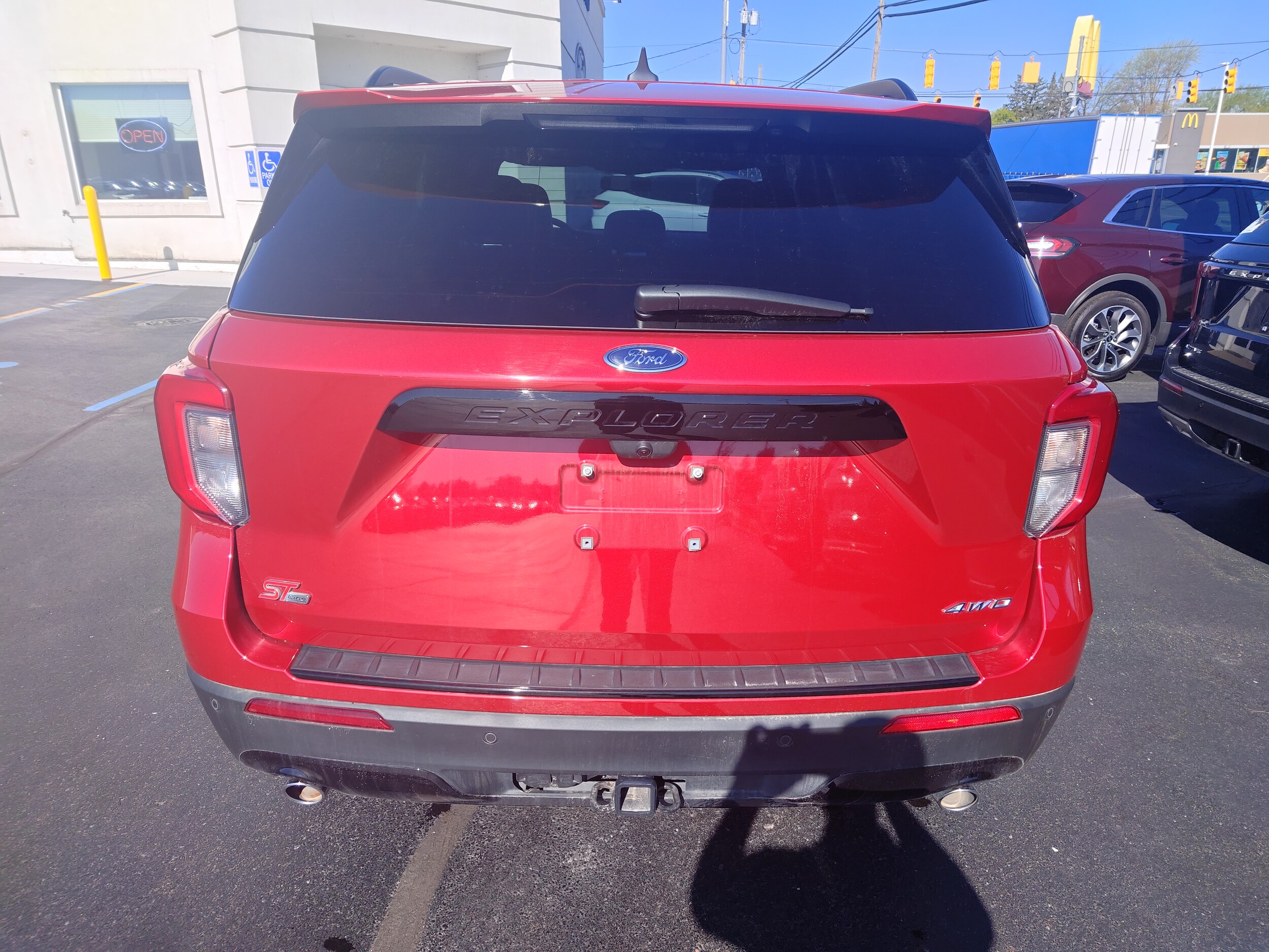 2023 Ford Explorer ST-Line photo 4