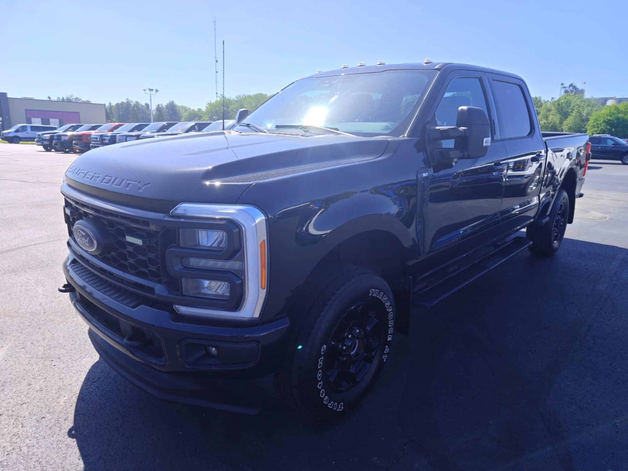 2023 Ford F-250 XLT photo 2