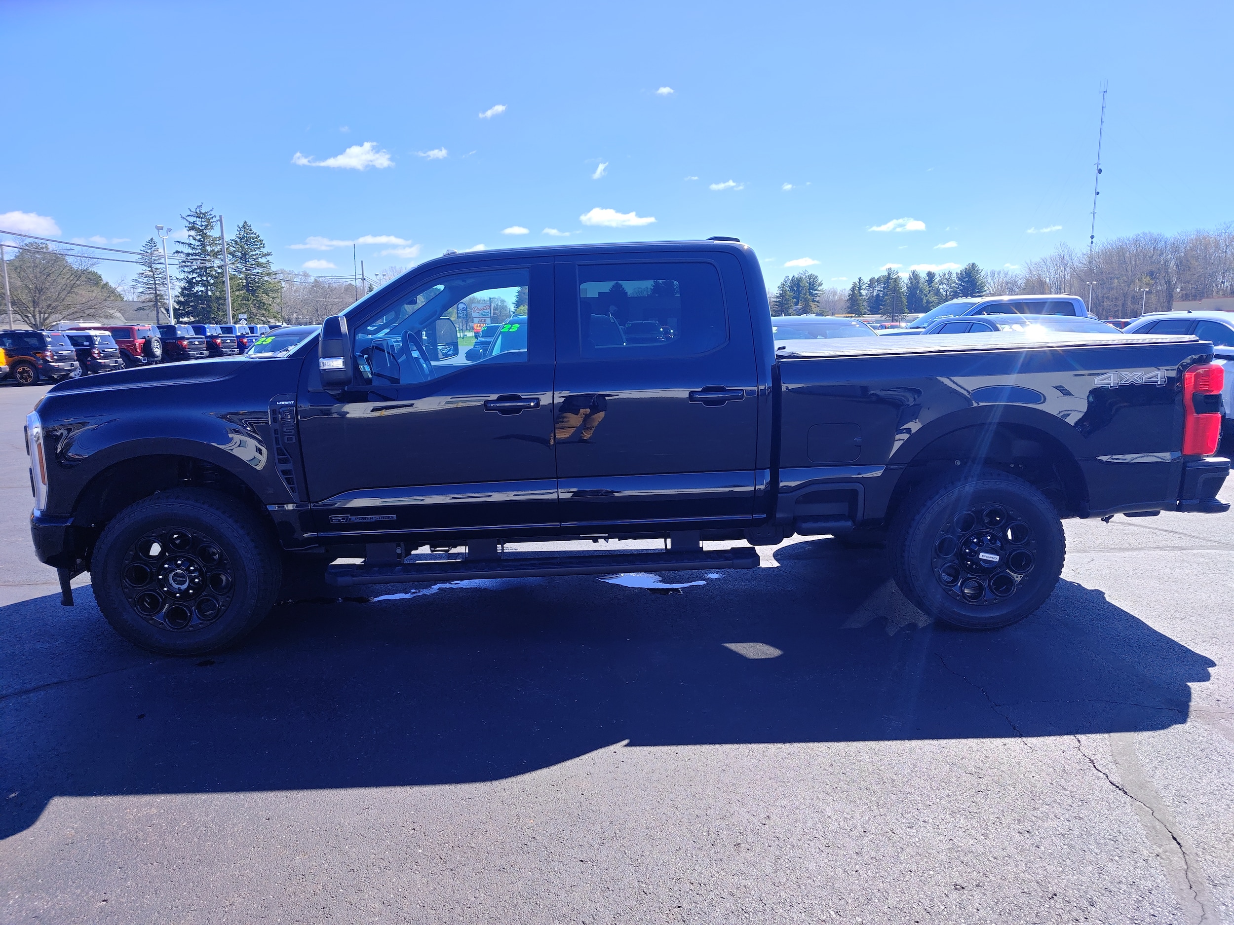 2025 Ford F-350 Lariat 4x4 Crew Cab 6-3/4' Box SRW's photo