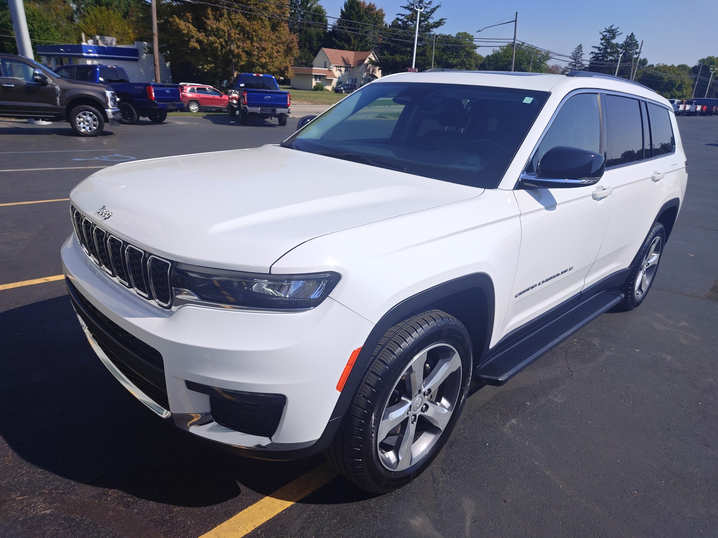 2021 Jeep Grand Cherokee Limited photo 2