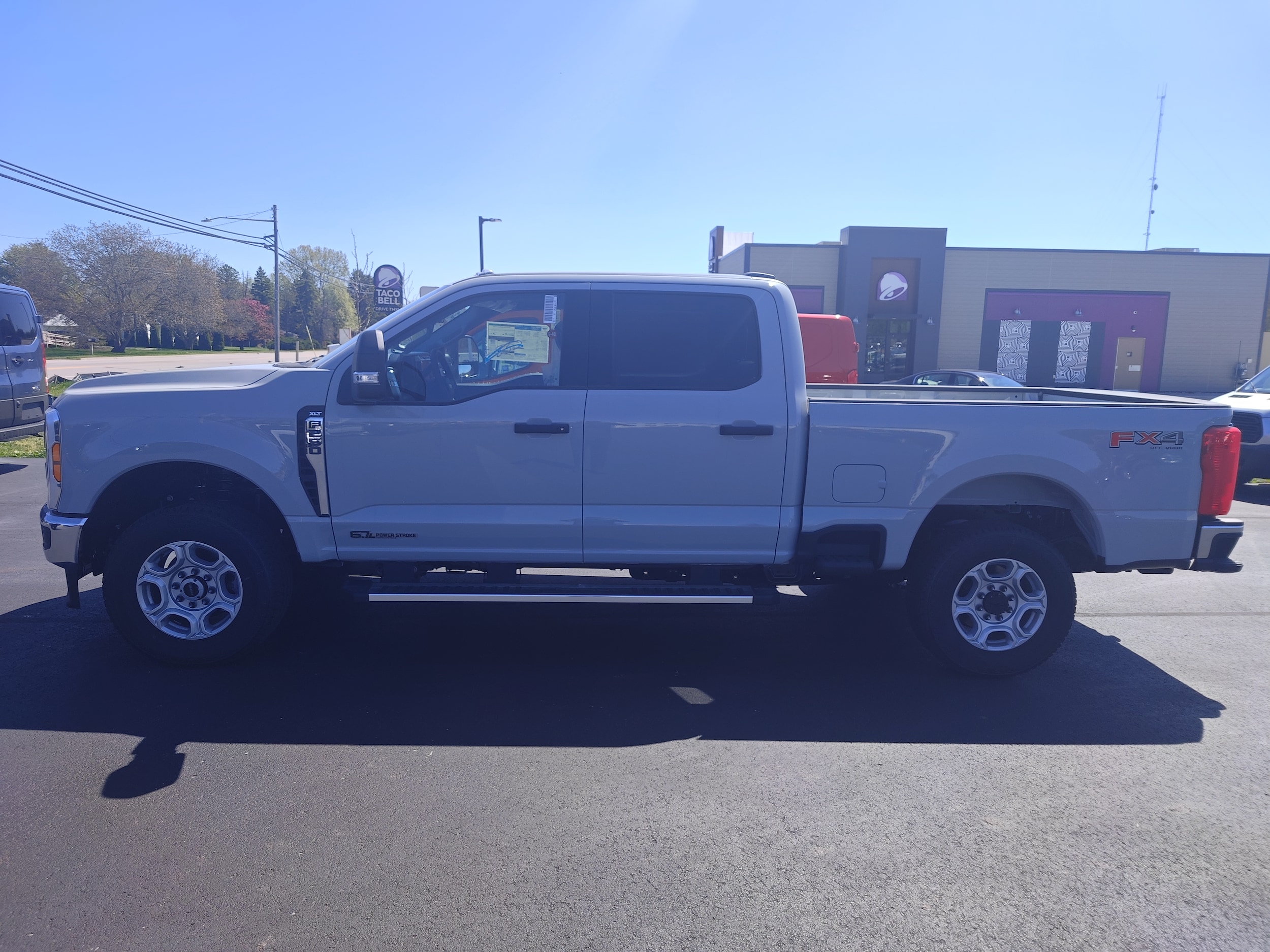 2025 Ford F-250 Super Duty XLT's photo