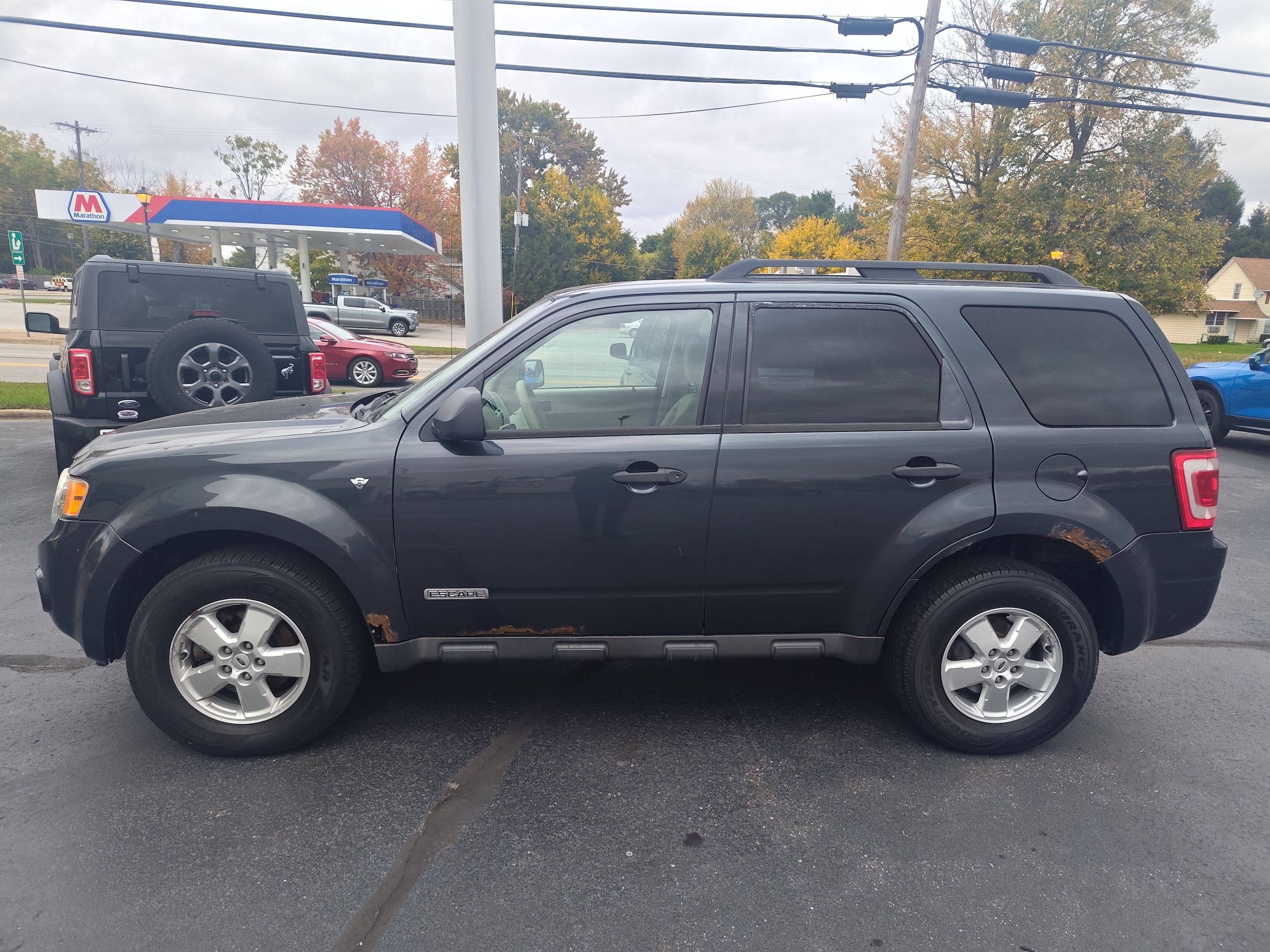 Used 2008 Ford Escape XLT with VIN 1FMCU931X8KB75930 for sale in Hemlock, MI