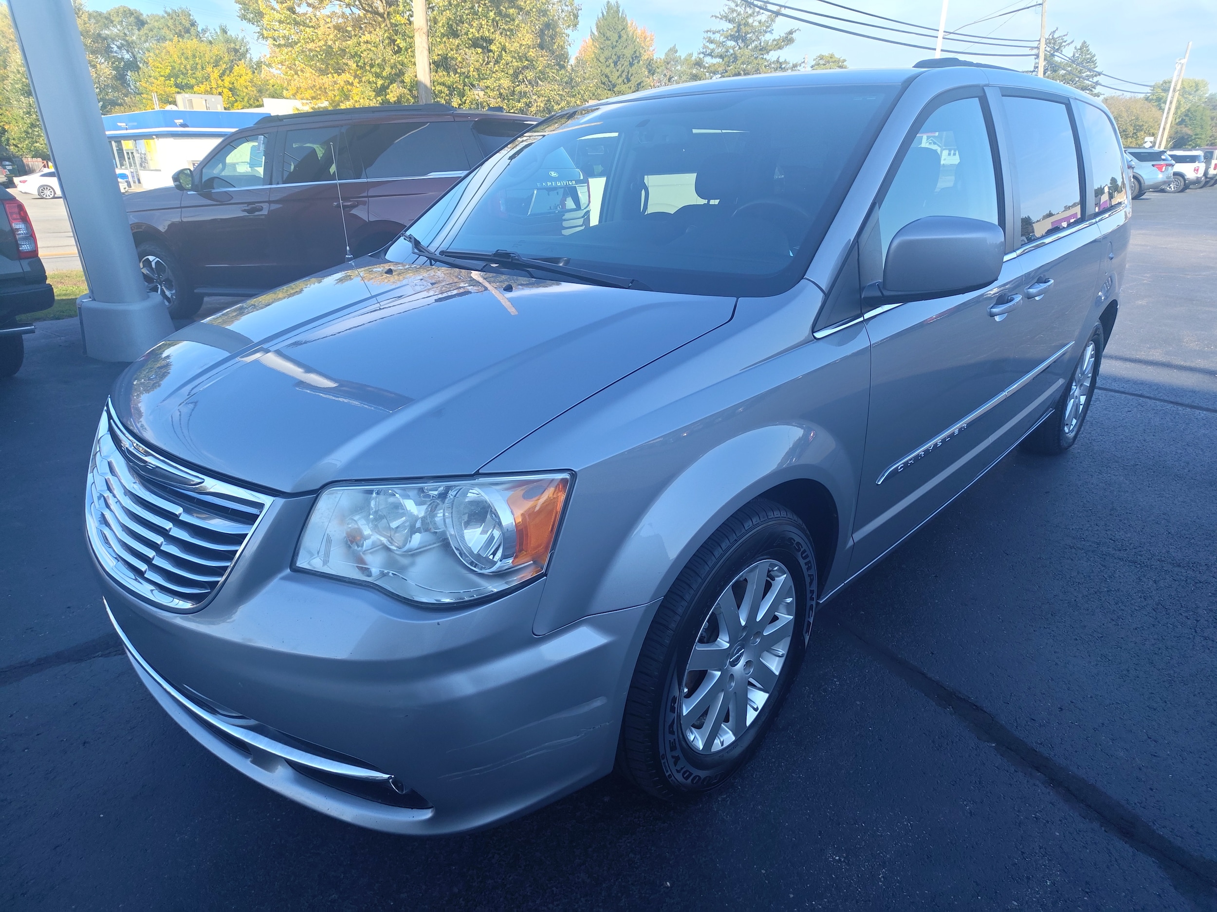 Used 2014 Chrysler Town & Country Touring with VIN 2C4RC1BG3ER443187 for sale in Hemlock, MI