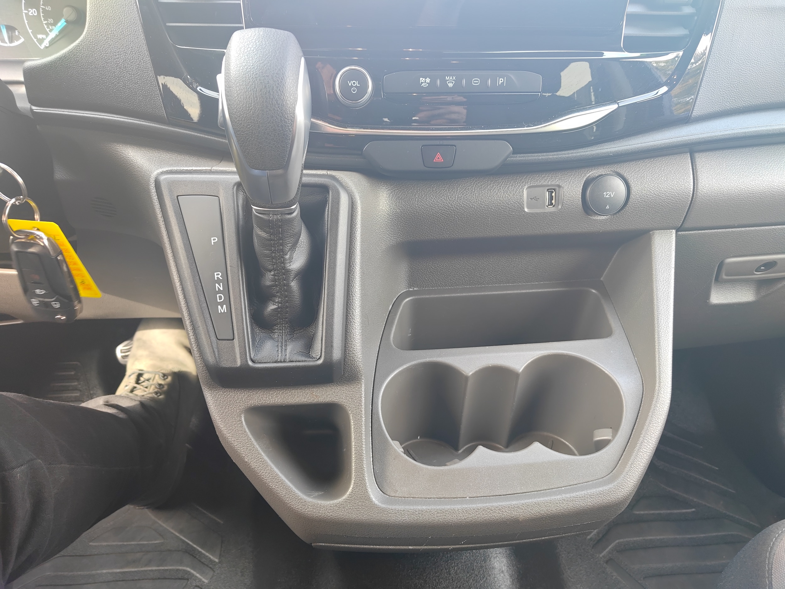 2024 Ford Transit Passenger Van XLT - Photo 16