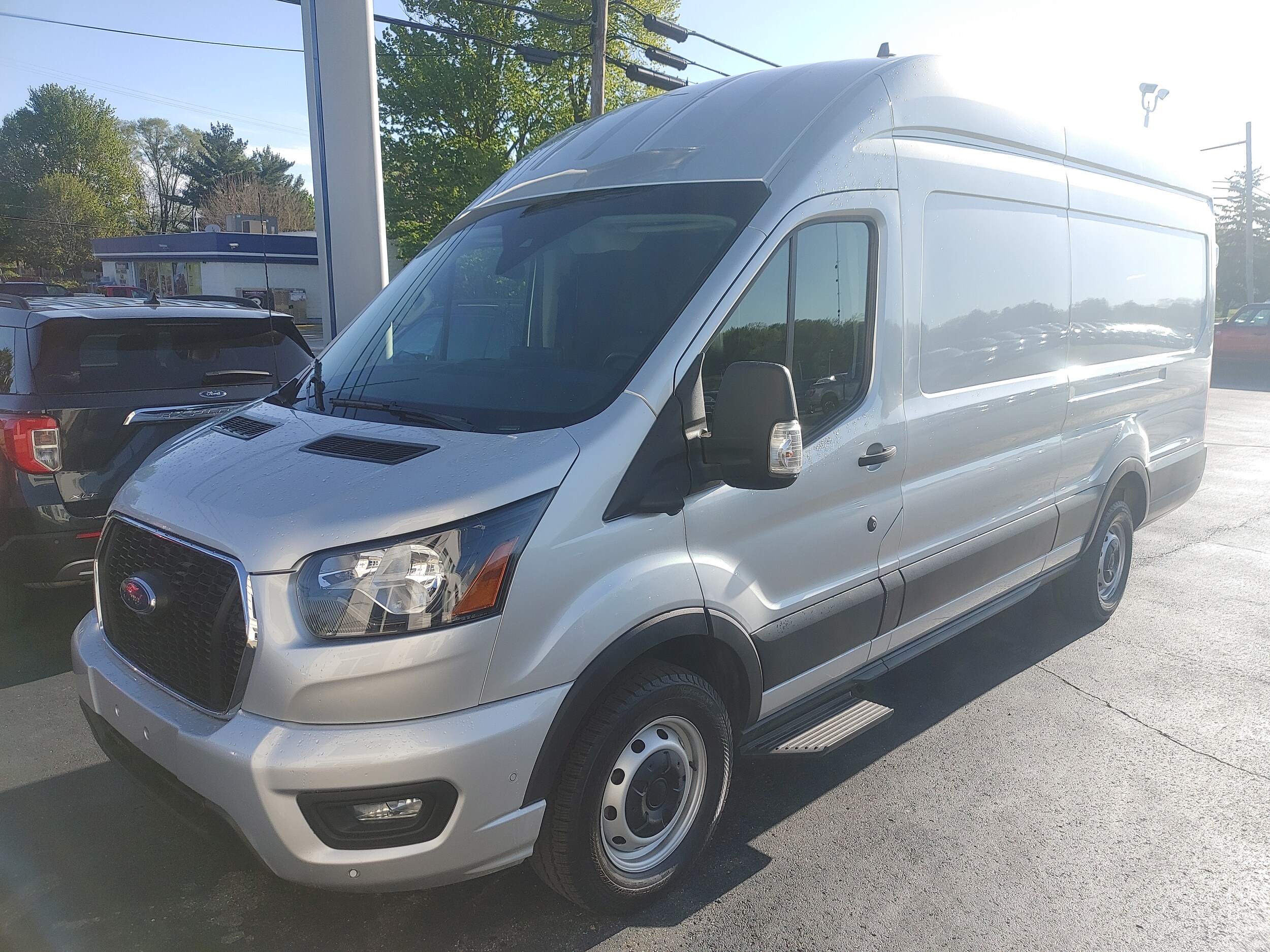 Used 2022 Ford Transit Van Base with VIN 1FDBW3X86NKA16506 for sale in Hemlock, MI