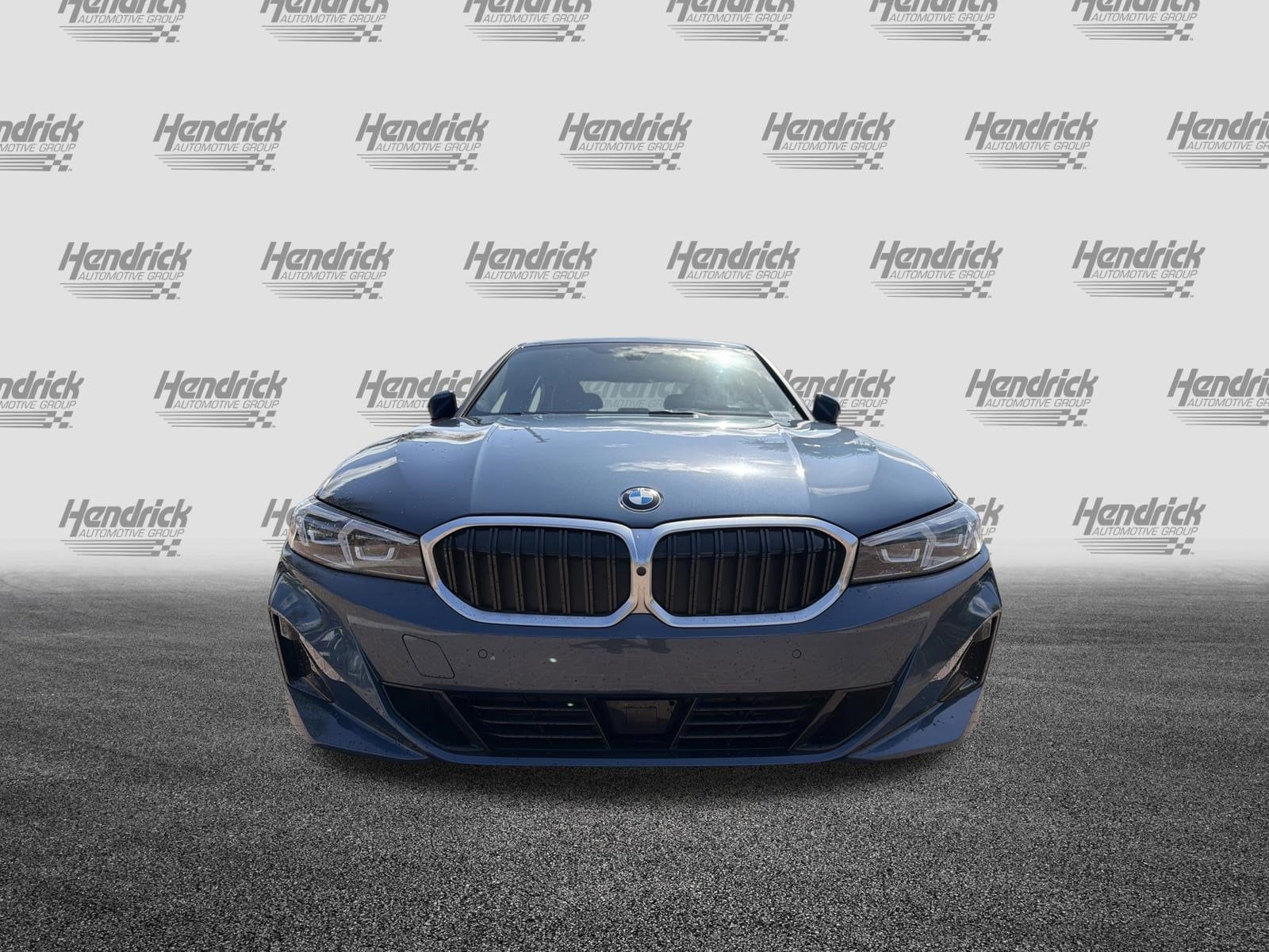 2025 BMW 3 Series 330i photo 2