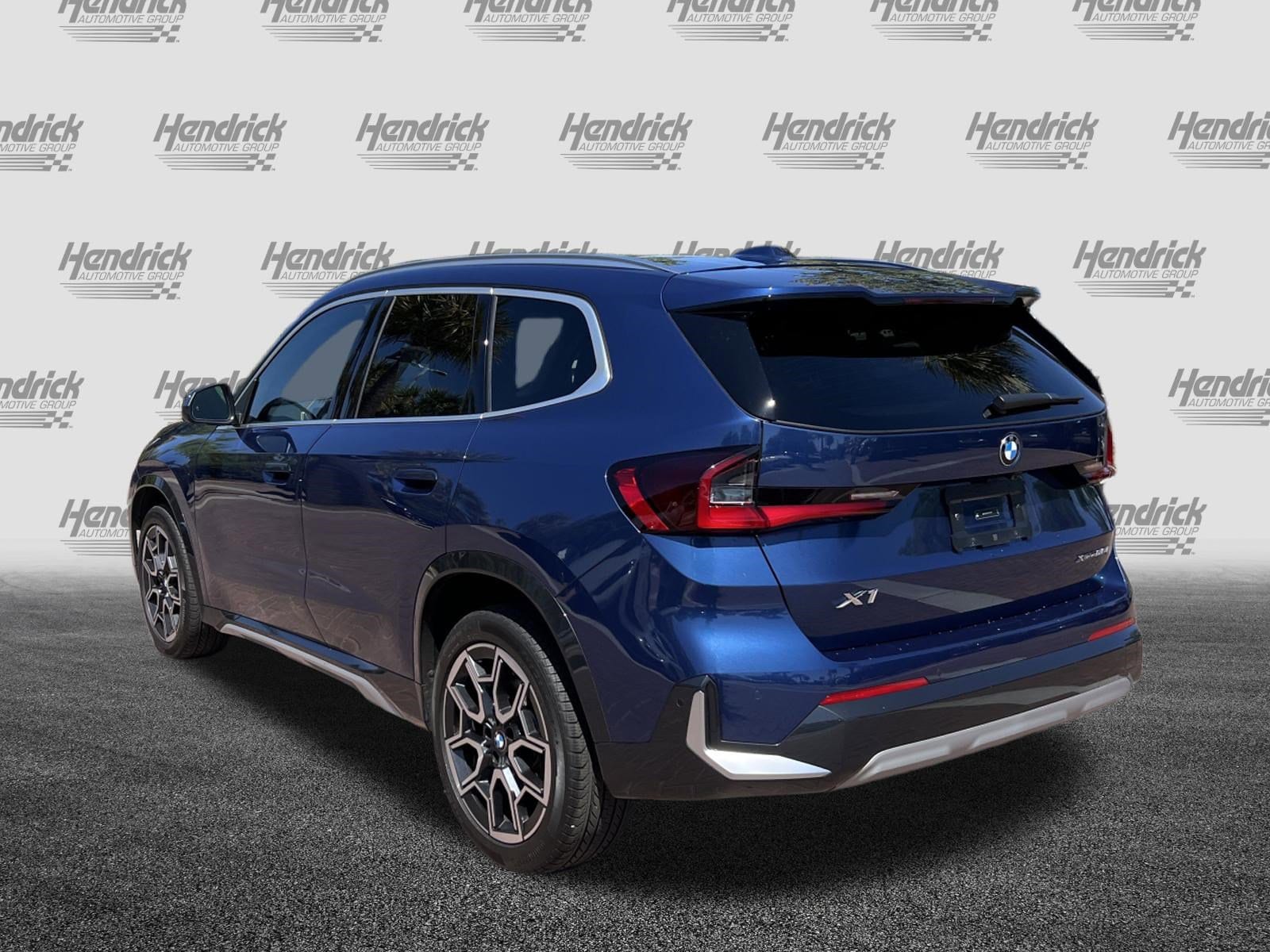 2025 BMW X1 xDrive28i photo 3