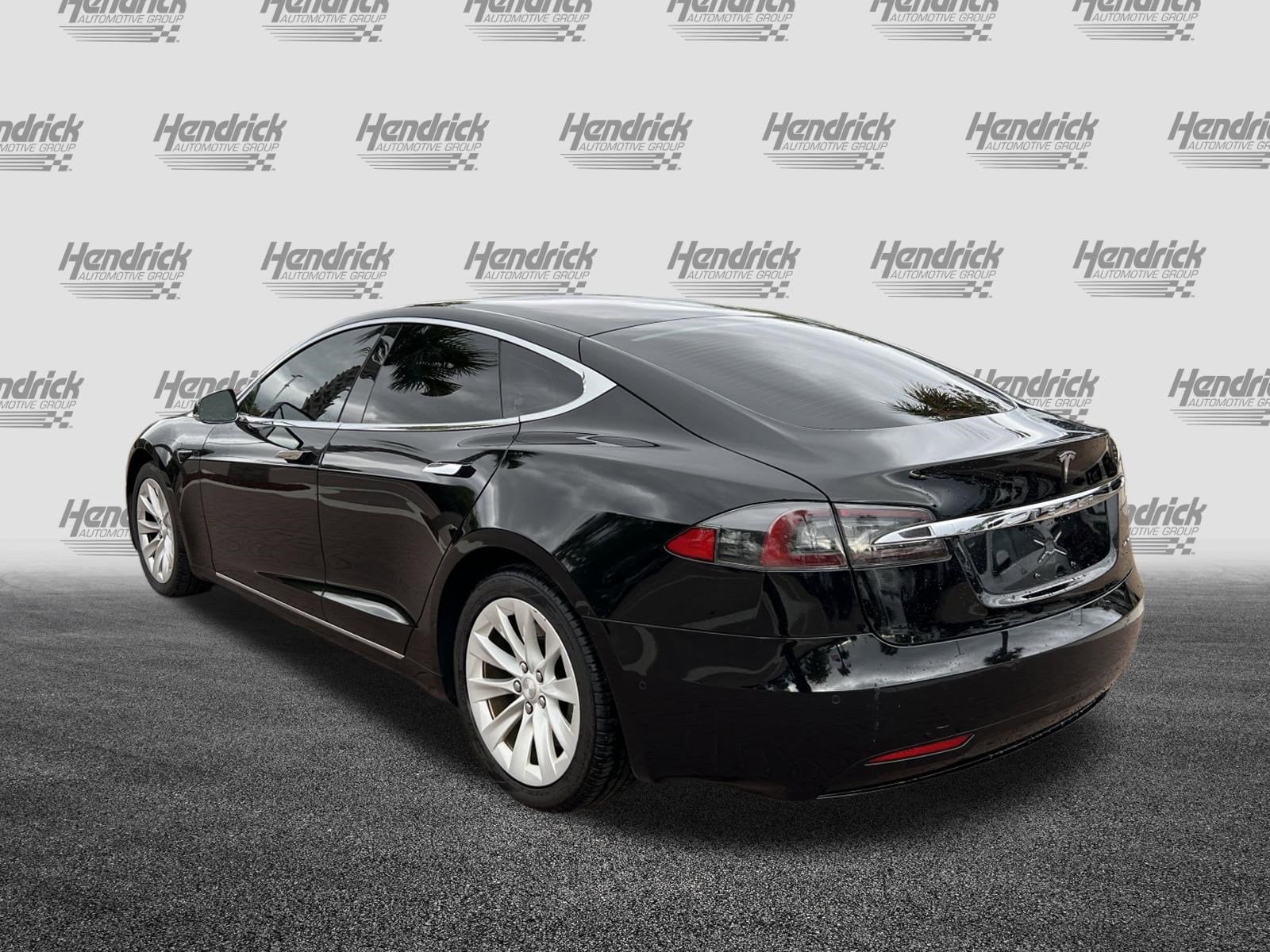 2020 Tesla Model S Long Range Plus photo 3