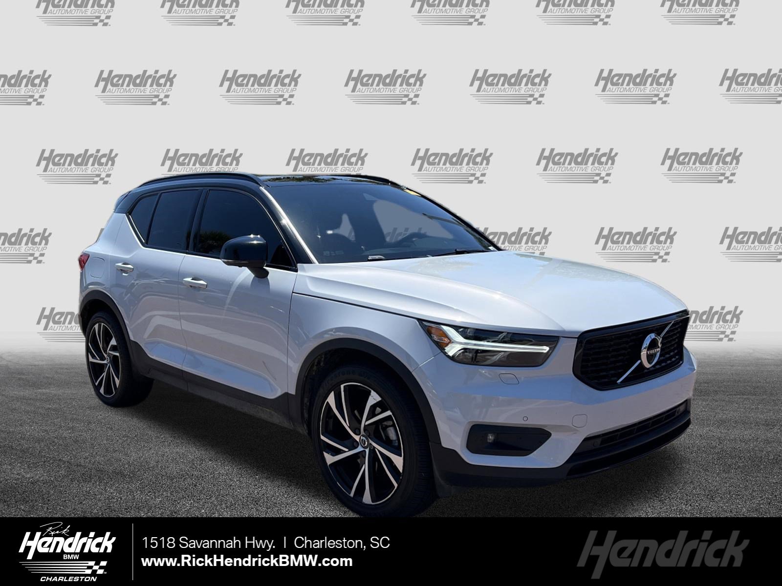 2022 Volvo XC40 T5 R-Design AWD's photo