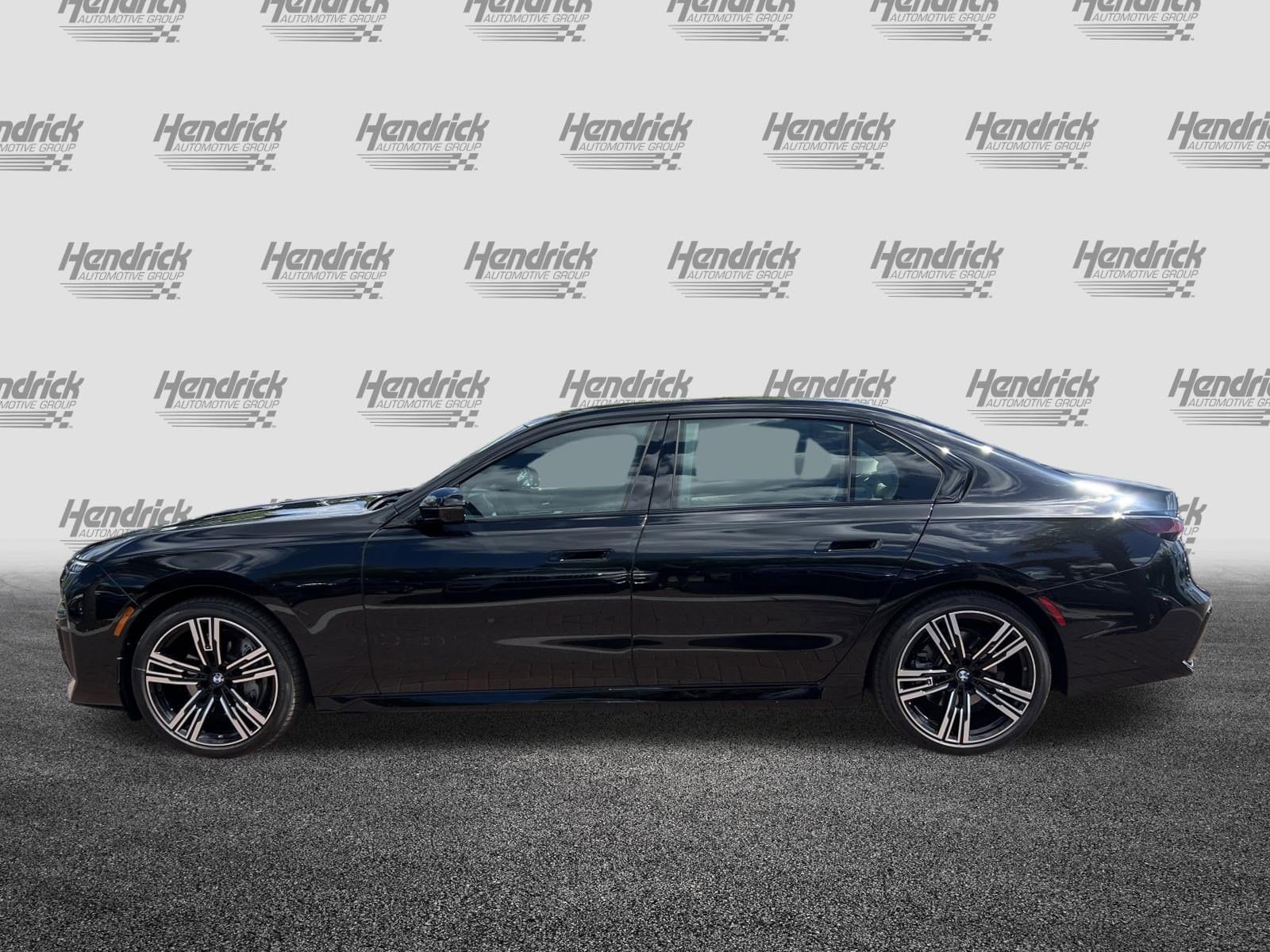 2025 BMW 7 Series 740i photo 6