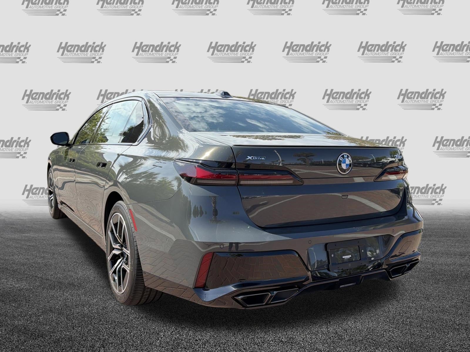 2023 BMW 7 Series 760i xDrive photo 3