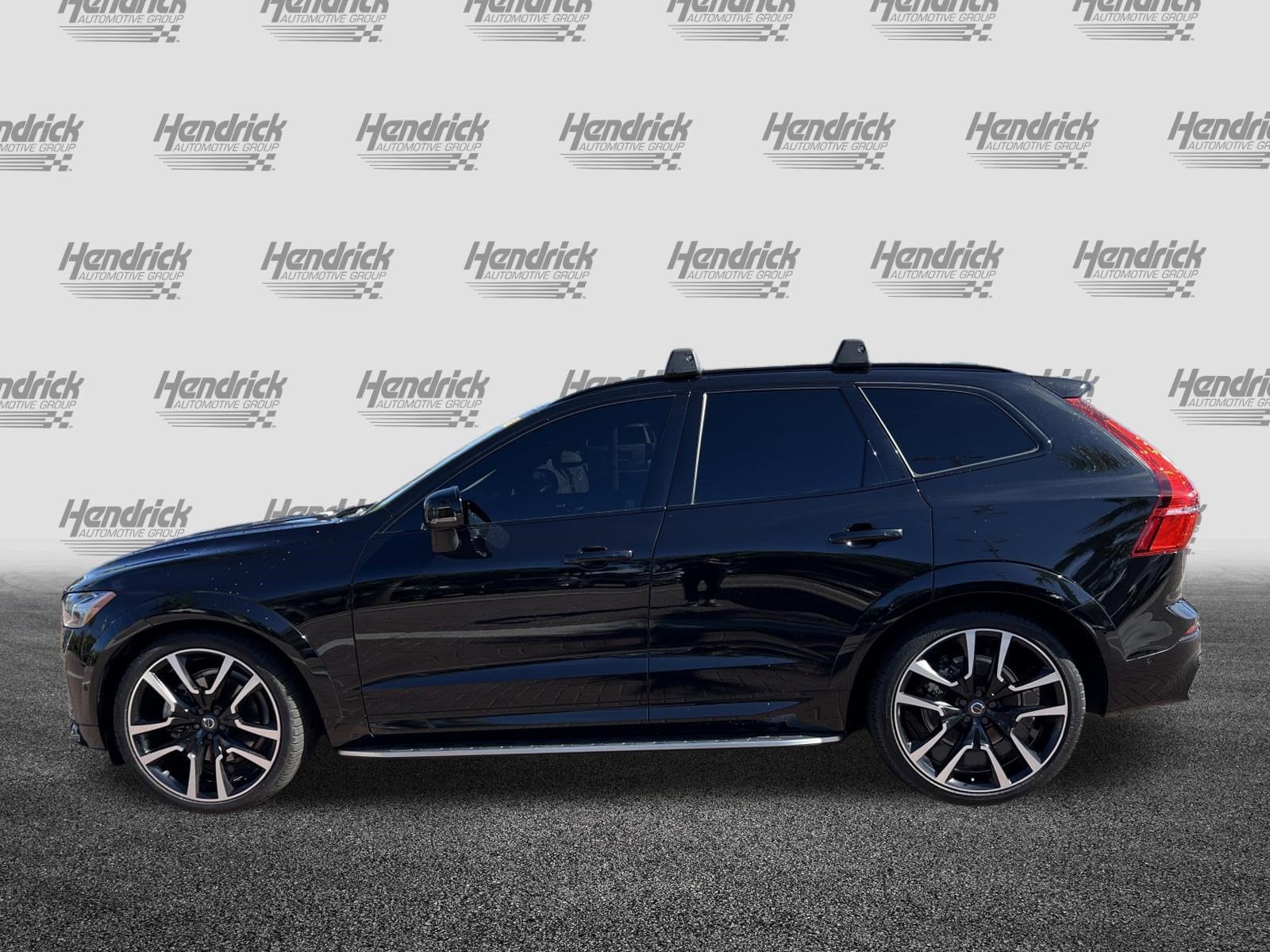2023 Volvo XC60 Ultimate Dark Theme photo 5