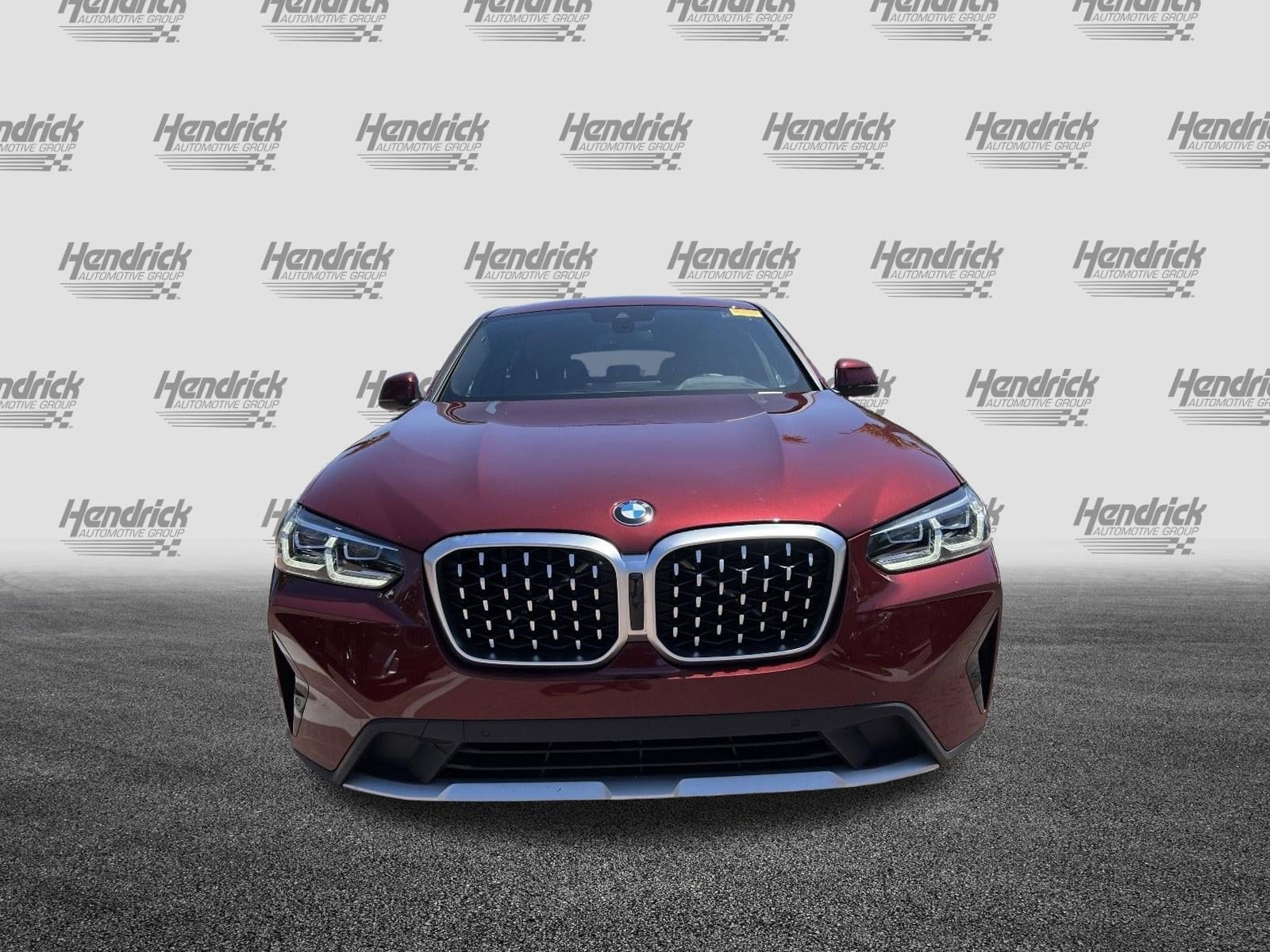 2025 BMW X4 xDrive30i photo 2