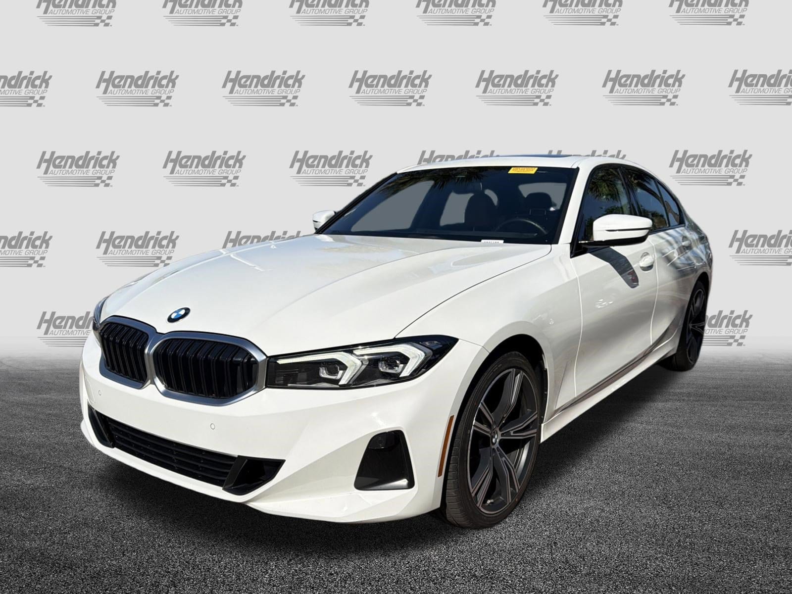 2023 BMW 3 Series 330i xDrive photo 4