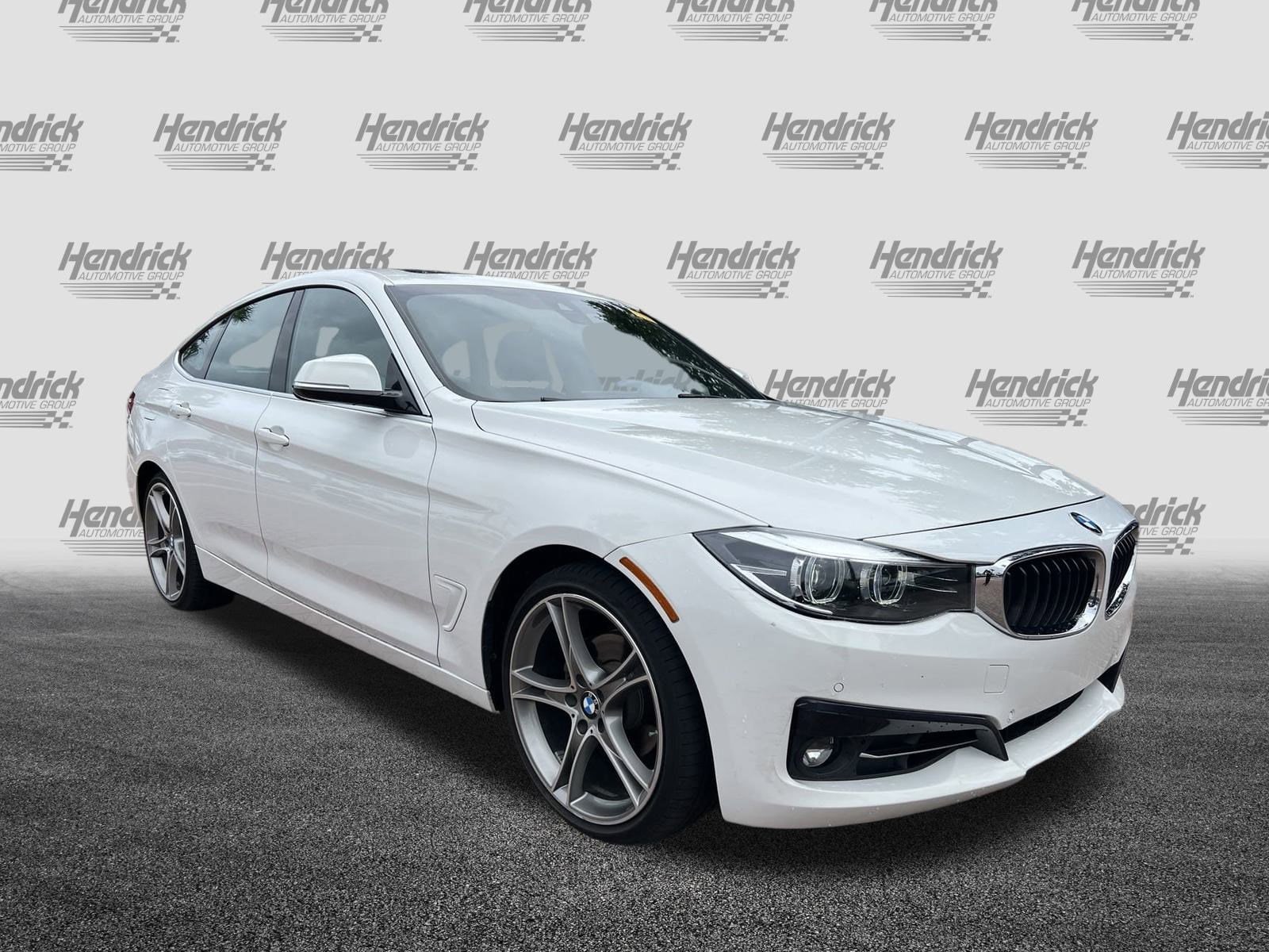 Used 2018 BMW 3 Series 330i with VIN WBA8Z9C57JB219707 for sale in Charleston, SC