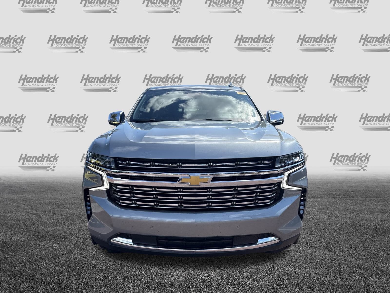 2024 Chevrolet Suburban Premier photo 2